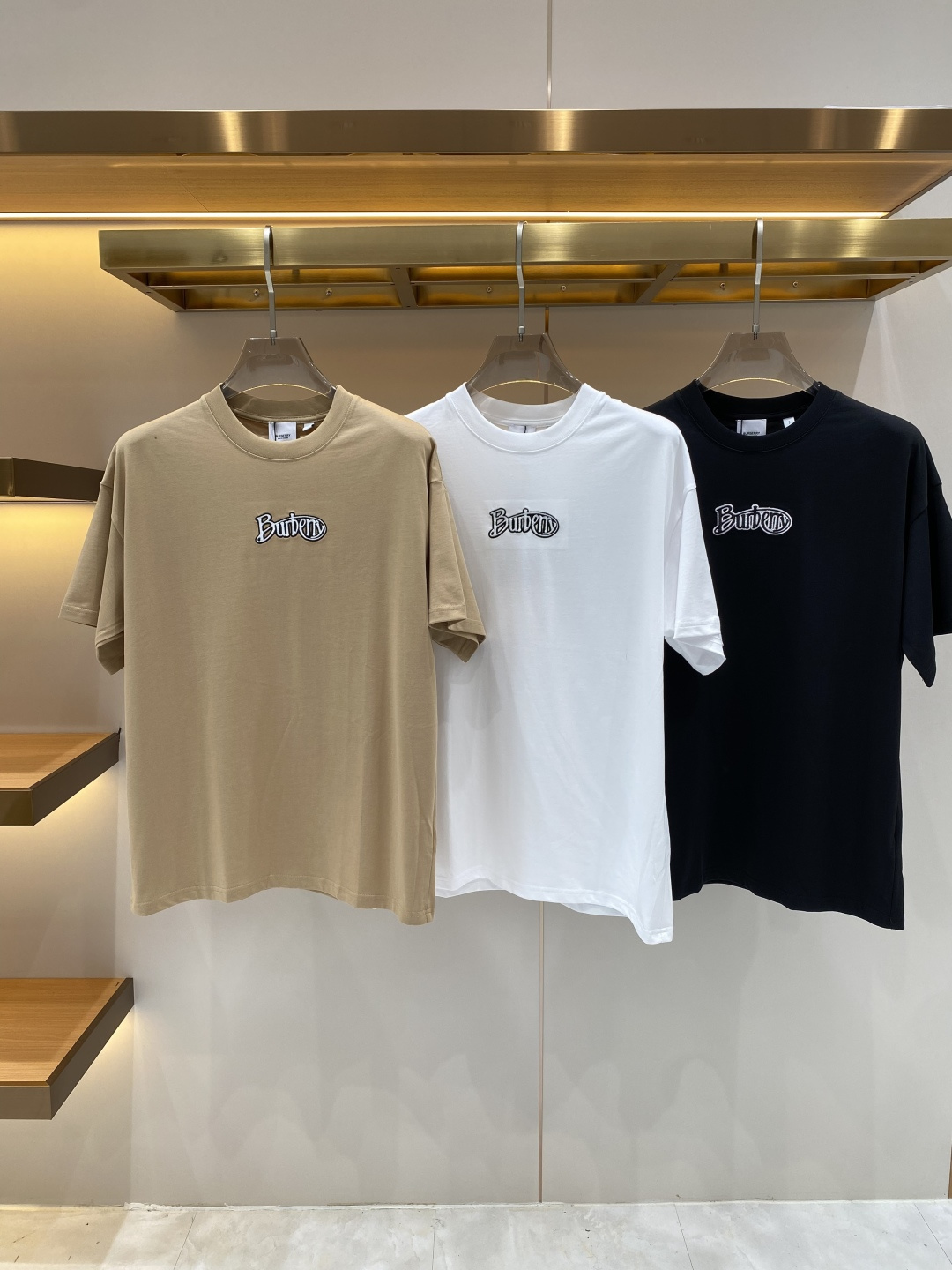 《𝙉𝙚𝙬🖤❤️巴家》26SS新款春夏短袖 最高版本客供定制高端面料 简单时尚款，配色超级好看！经典log