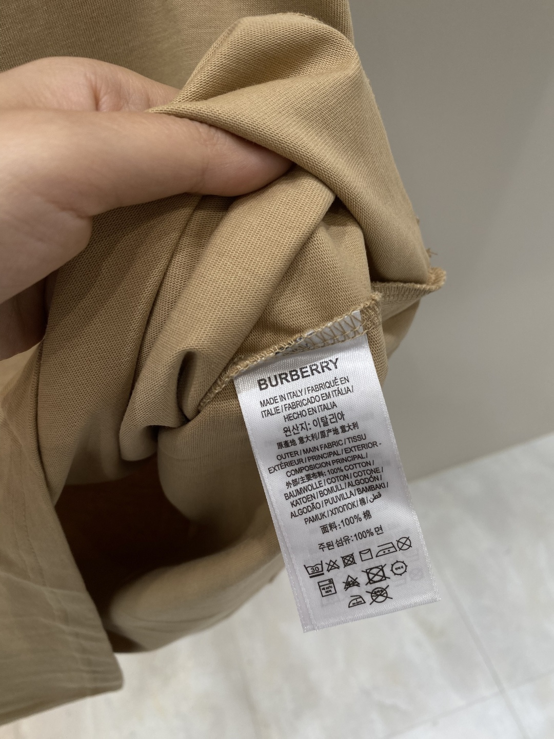 《𝙉𝙚𝙬🖤❤️巴家》26SS新款春夏短袖 最高版本客供定制高端面料 简单时尚款，配色超级好看！经典log