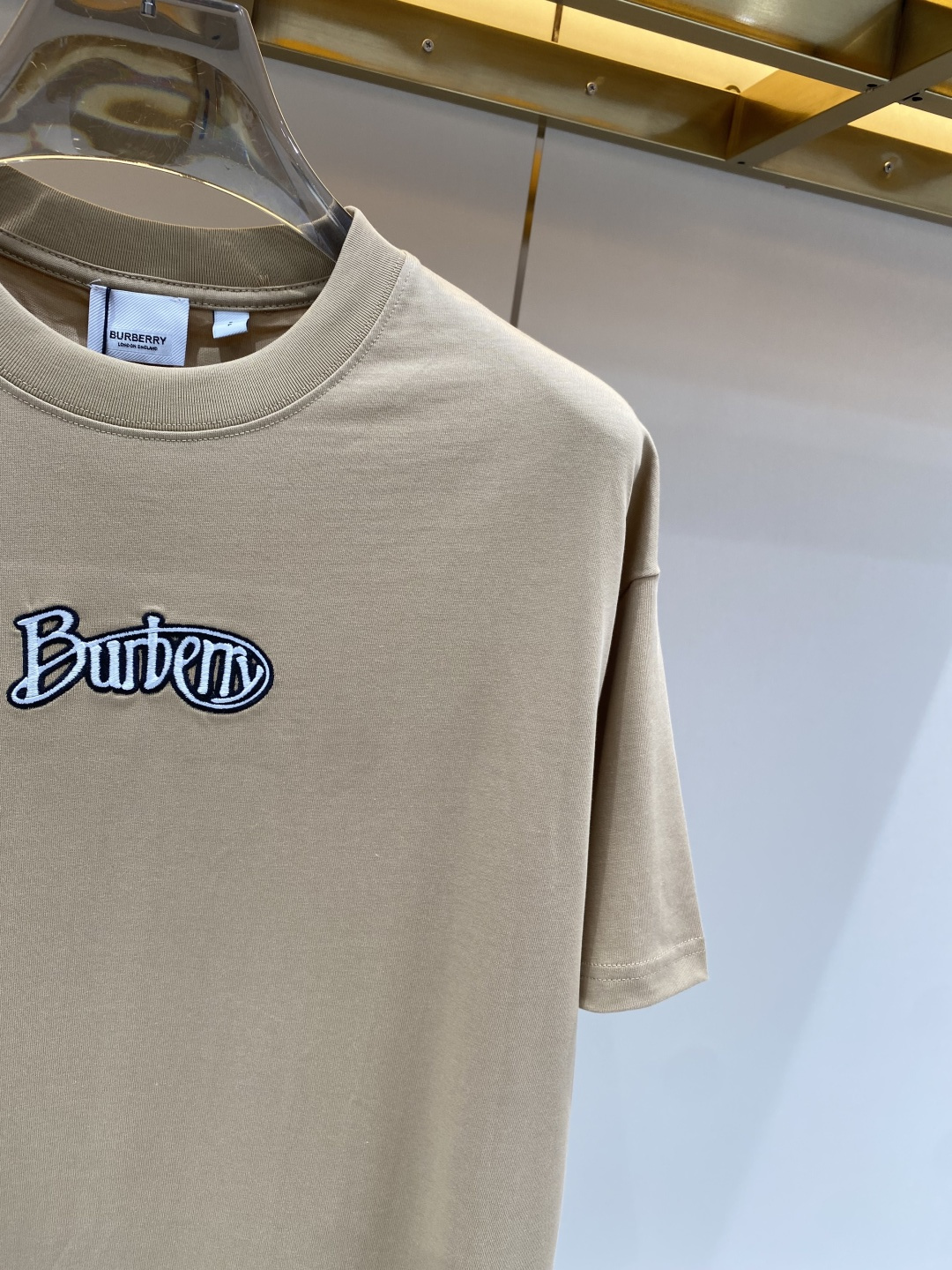 《𝙉𝙚𝙬🖤❤️巴家》26SS新款春夏短袖 最高版本客供定制高端面料 简单时尚款，配色超级好看！经典log