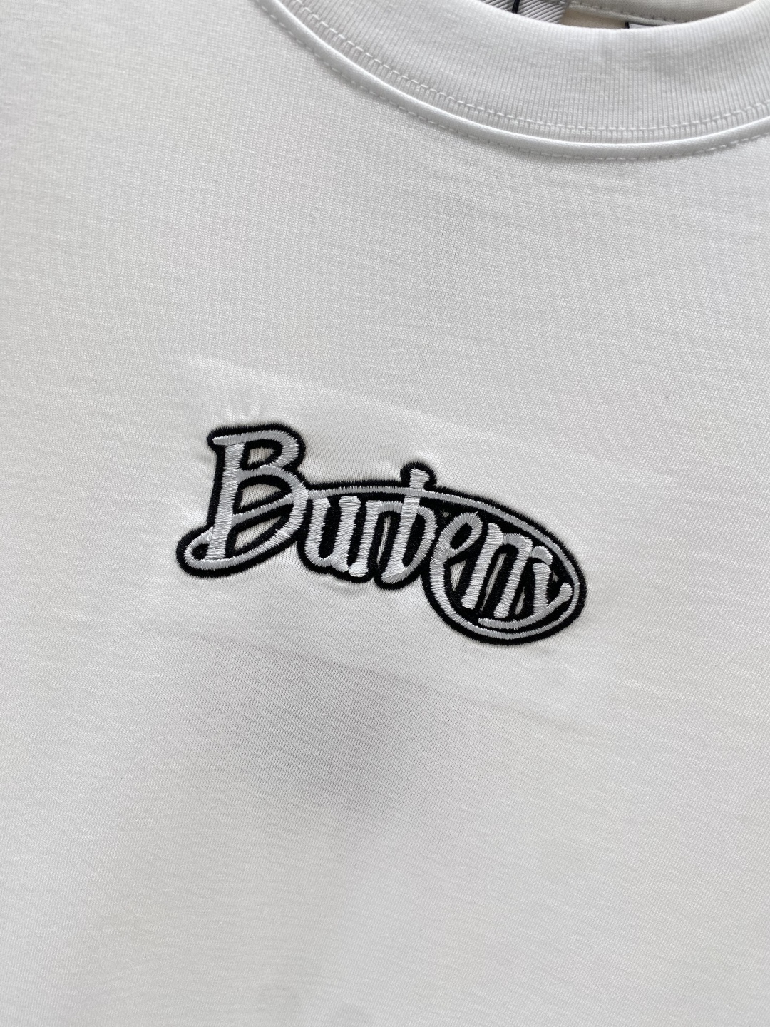 《𝙉𝙚𝙬🖤❤️巴家》26SS新款春夏短袖 最高版本客供定制高端面料 简单时尚款，配色超级好看！经典log