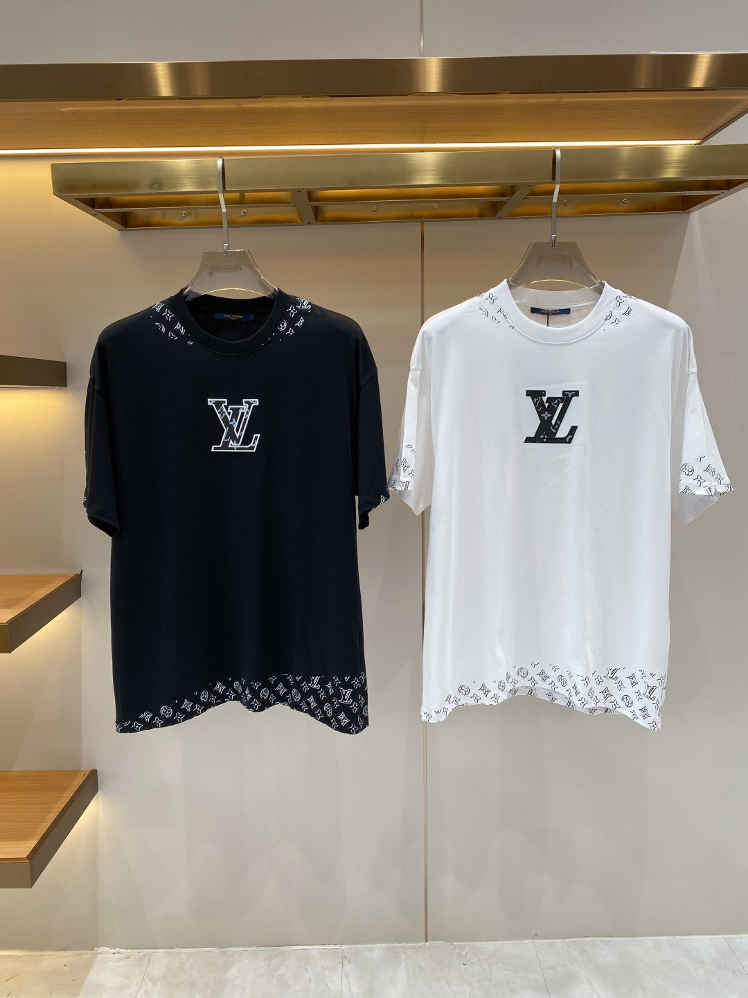 《𝙉𝙚𝙬🖤❤️驴家》26SS新款春夏短袖 最高版本客供定制高端面料 简单时尚款，配色超级好看！经典log