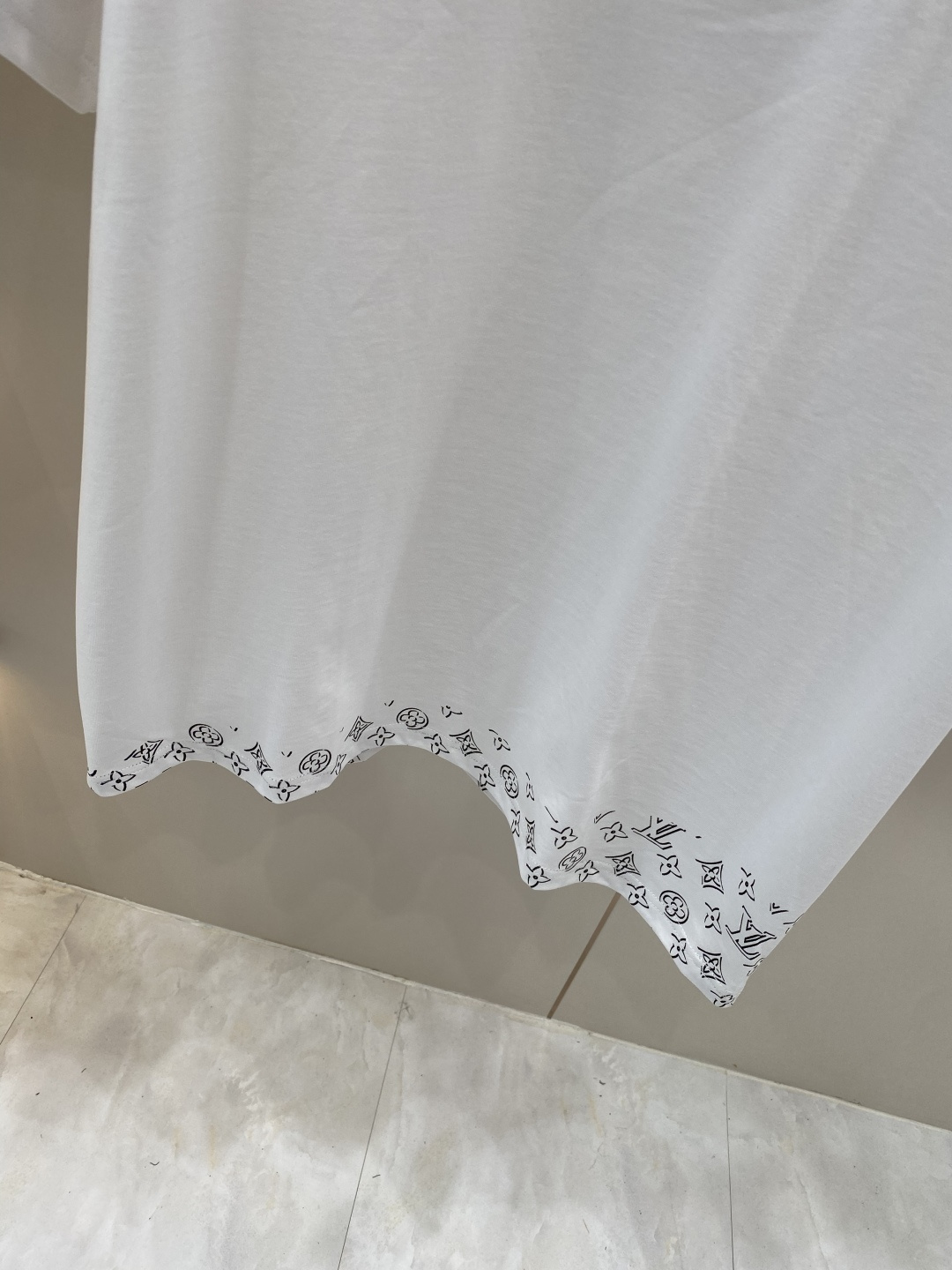 《𝙉𝙚𝙬🖤❤️驴家》26SS新款春夏短袖 最高版本客供定制高端面料 简单时尚款，配色超级好看！经典log