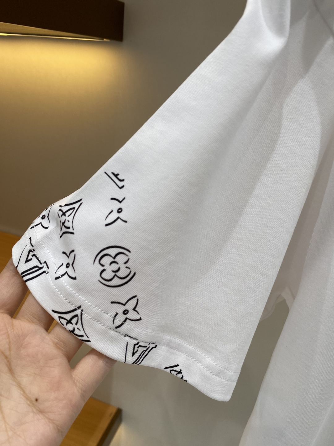 《𝙉𝙚𝙬🖤❤️驴家》26SS新款春夏短袖 最高版本客供定制高端面料 简单时尚款，配色超级好看！经典log