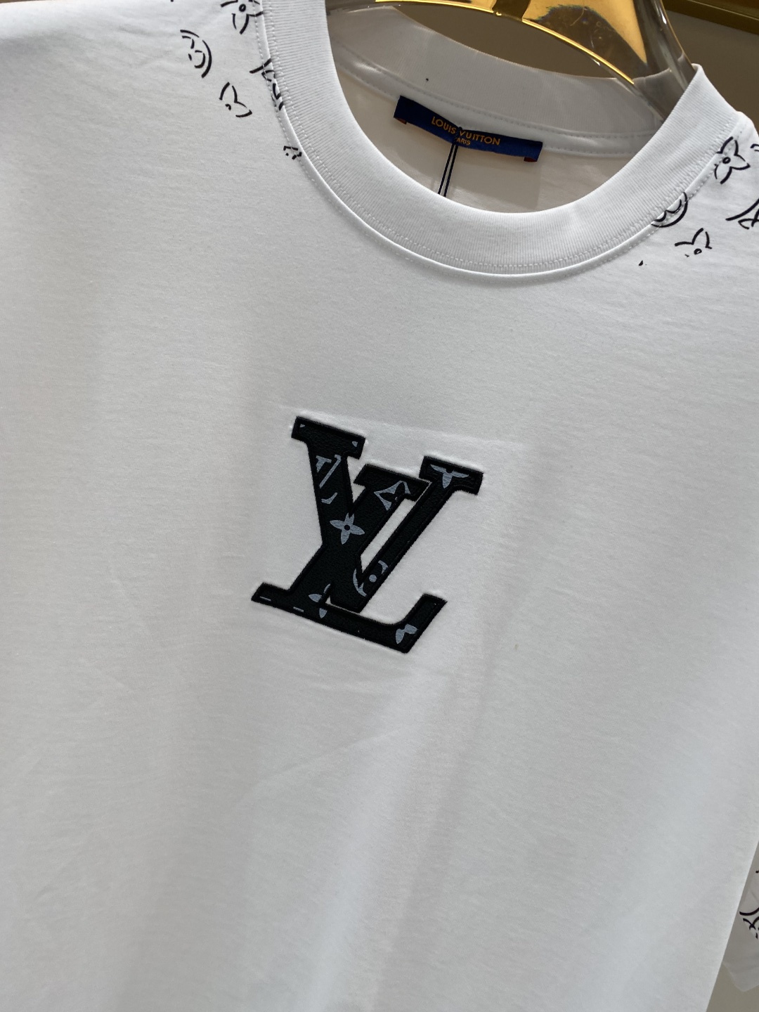 《𝙉𝙚𝙬🖤❤️驴家》26SS新款春夏短袖 最高版本客供定制高端面料 简单时尚款，配色超级好看！经典log