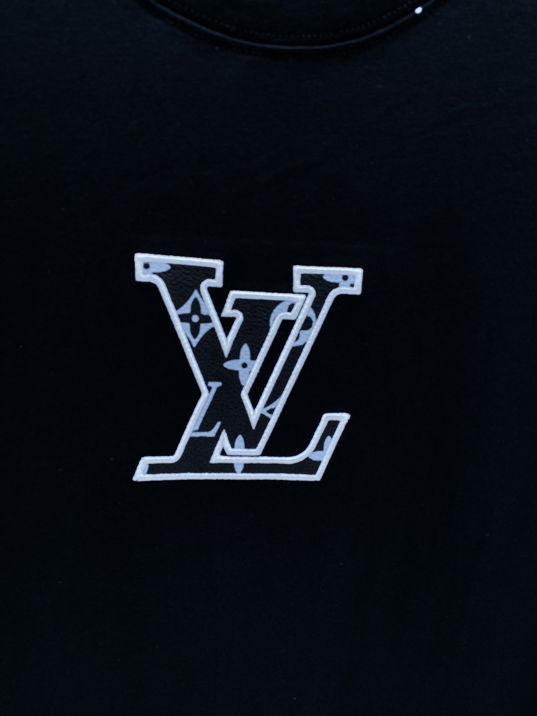 《𝙉𝙚𝙬🖤❤️驴家》26SS新款春夏短袖 最高版本客供定制高端面料 简单时尚款，配色超级好看！经典log