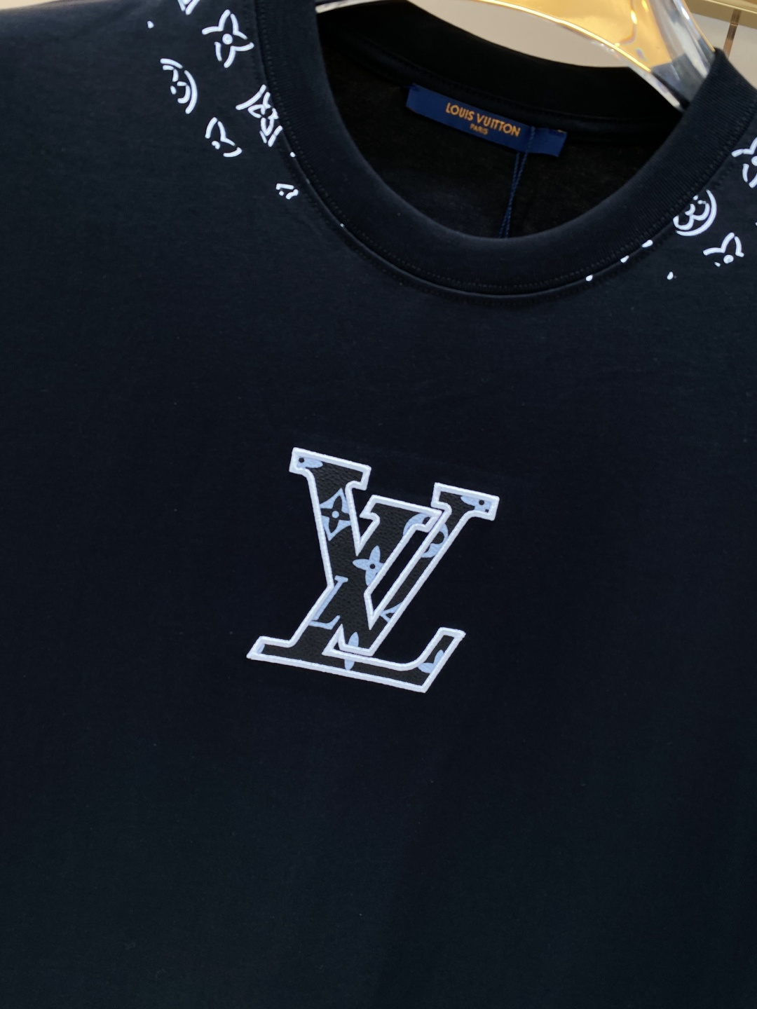 《𝙉𝙚𝙬🖤❤️驴家》26SS新款春夏短袖 最高版本客供定制高端面料 简单时尚款，配色超级好看！经典log