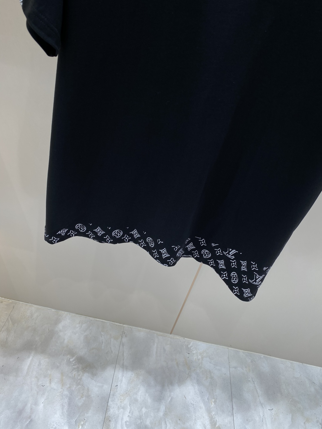 《𝙉𝙚𝙬🖤❤️驴家》26SS新款春夏短袖 最高版本客供定制高端面料 简单时尚款，配色超级好看！经典log