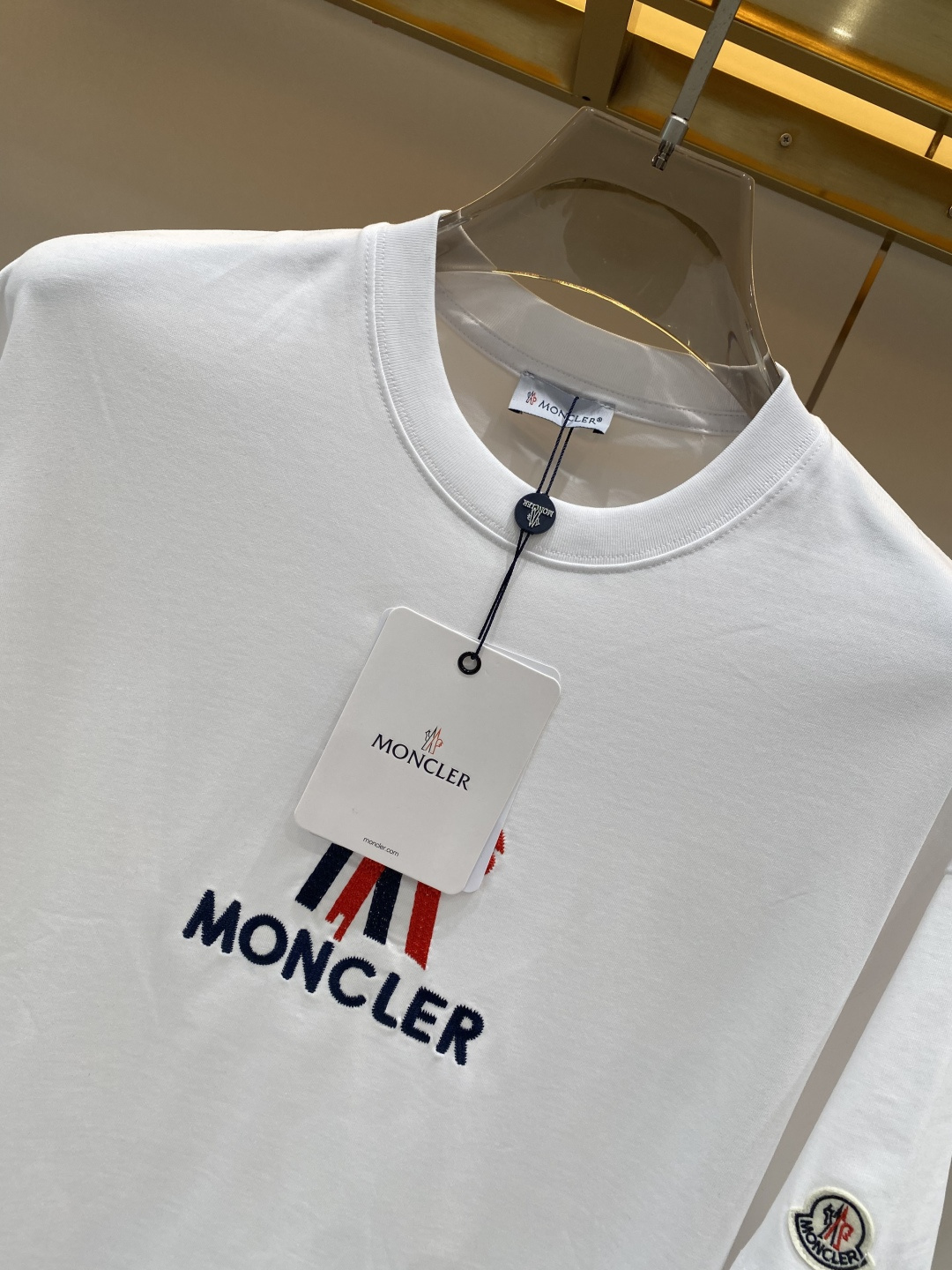 《𝙉𝙚𝙬🖤❤️蒙家》26SS新款春夏短袖 最高版本客供定制高端面料 简单时尚款，配色超级好看！经典log