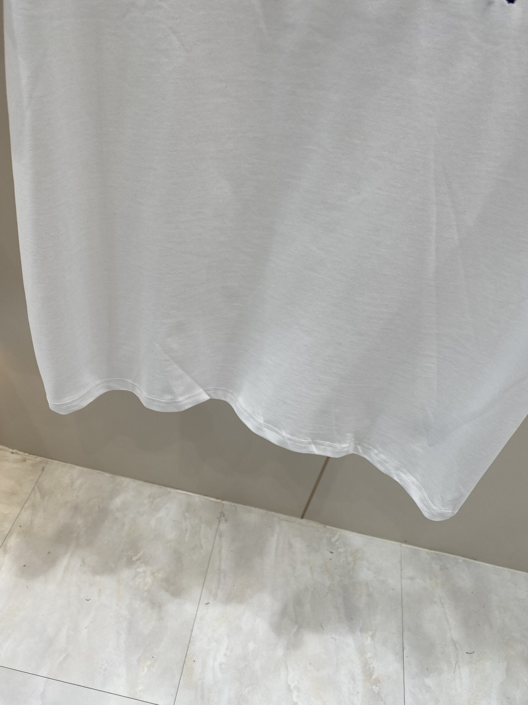 《𝙉𝙚𝙬🖤❤️蒙家》26SS新款春夏短袖 最高版本客供定制高端面料 简单时尚款，配色超级好看！经典log