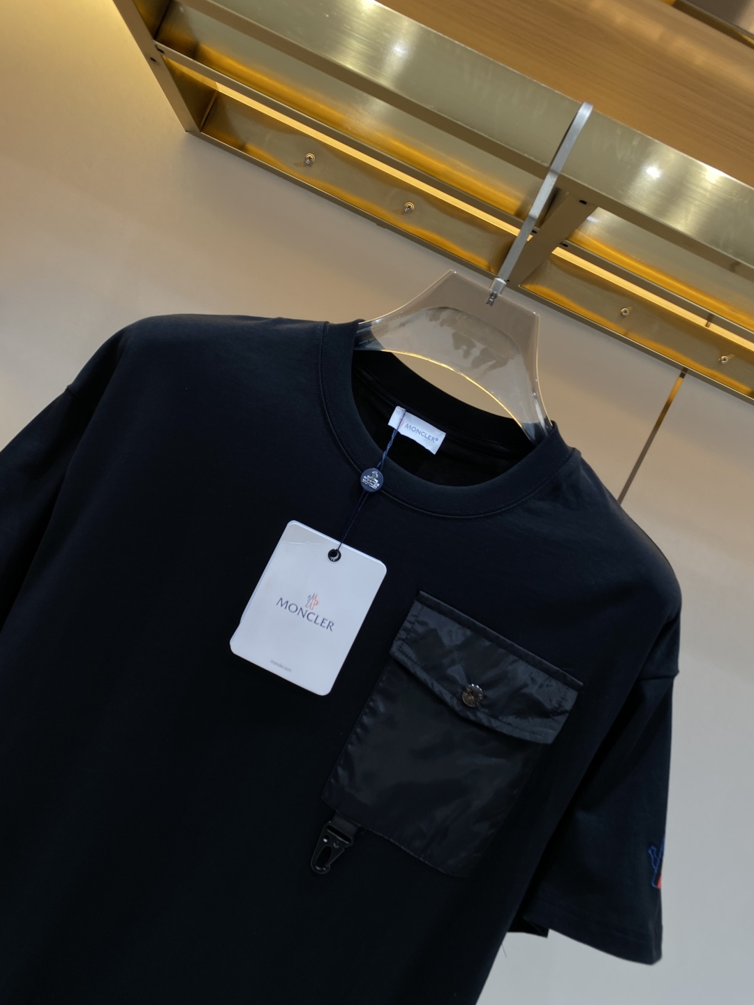 《𝙉𝙚𝙬🖤❤️蒙家》26SS新款春夏短袖 最高版本客供定制高端面料 简单时尚款，配色超级好看！经典log