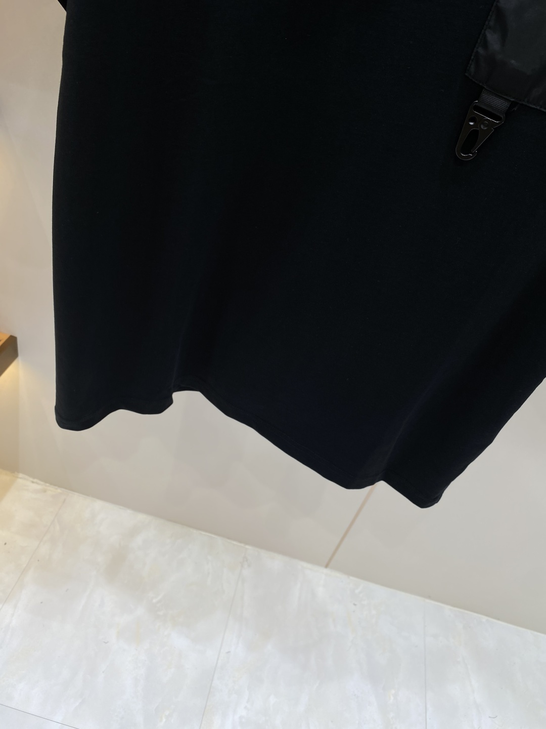 《𝙉𝙚𝙬🖤❤️蒙家》26SS新款春夏短袖 最高版本客供定制高端面料 简单时尚款，配色超级好看！经典log