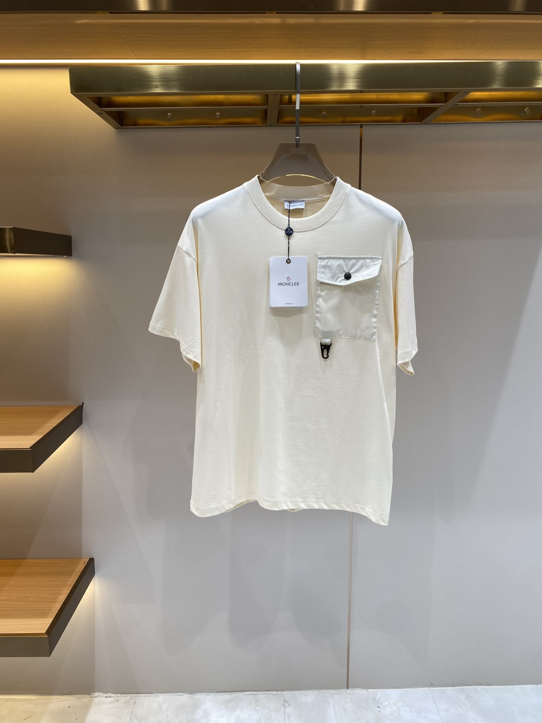 《𝙉𝙚𝙬🖤❤️蒙家》26SS新款春夏短袖 最高版本客供定制高端面料 简单时尚款，配色超级好看！经典log