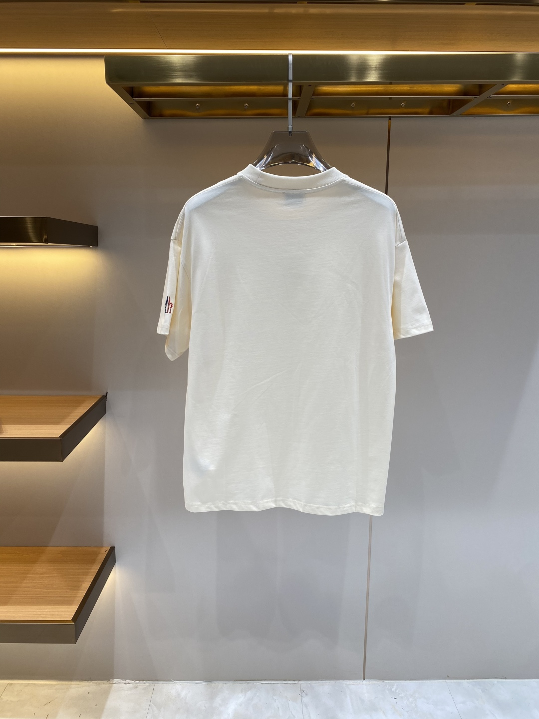 《𝙉𝙚𝙬🖤❤️蒙家》26SS新款春夏短袖 最高版本客供定制高端面料 简单时尚款，配色超级好看！经典log