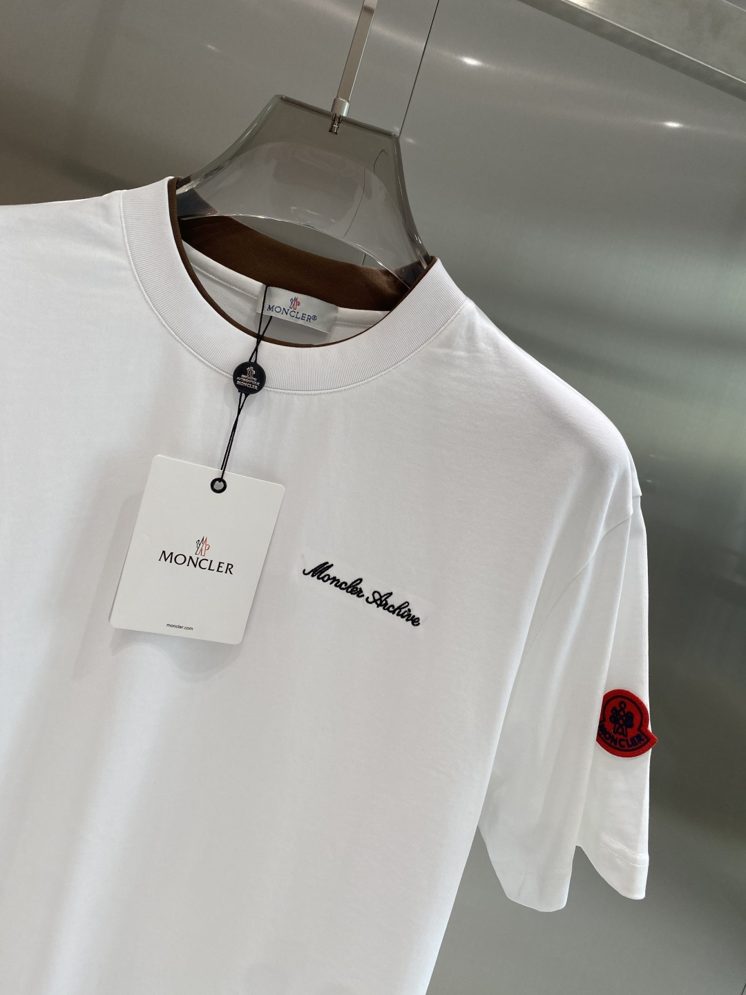 《𝙉𝙚𝙬🖤❤️蒙家》26SS新款春夏短袖 最高版本客供定制高端面料 简单时尚款，配色超级好看！经典log