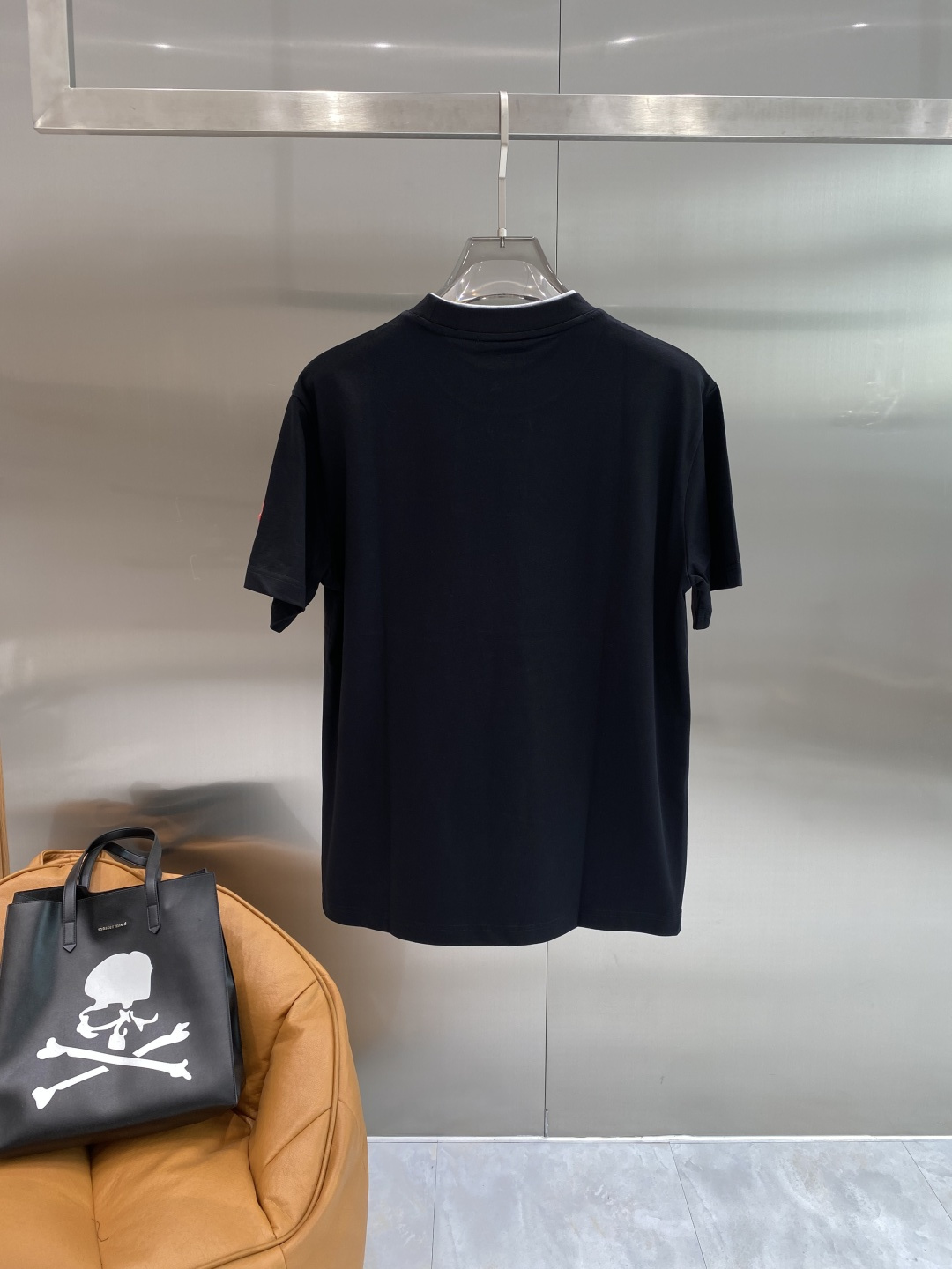 《𝙉𝙚𝙬🖤❤️蒙家》26SS新款春夏短袖 最高版本客供定制高端面料 简单时尚款，配色超级好看！经典log