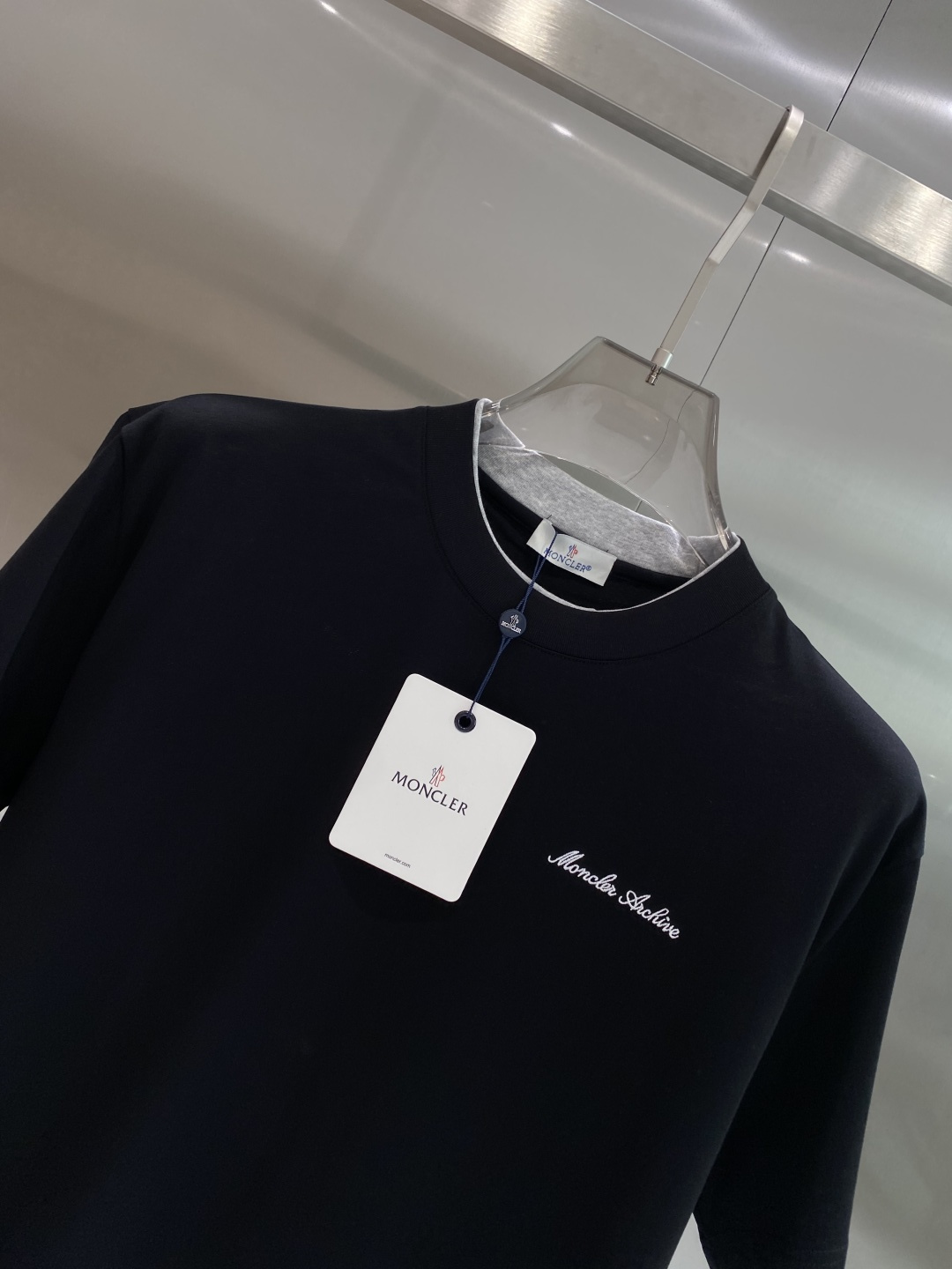 《𝙉𝙚𝙬🖤❤️蒙家》26SS新款春夏短袖 最高版本客供定制高端面料 简单时尚款，配色超级好看！经典log