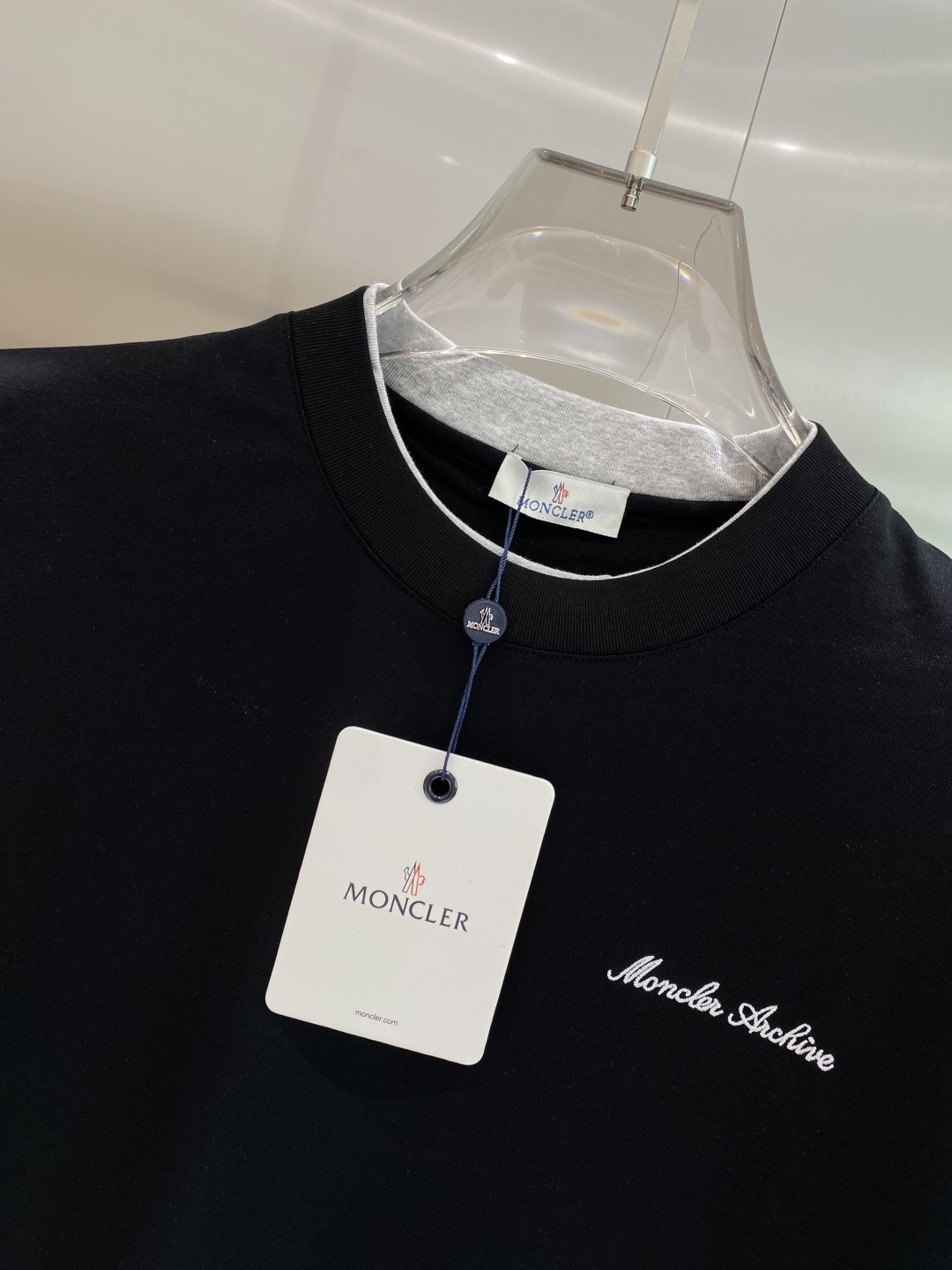 《𝙉𝙚𝙬🖤❤️蒙家》26SS新款春夏短袖 最高版本客供定制高端面料 简单时尚款，配色超级好看！经典log