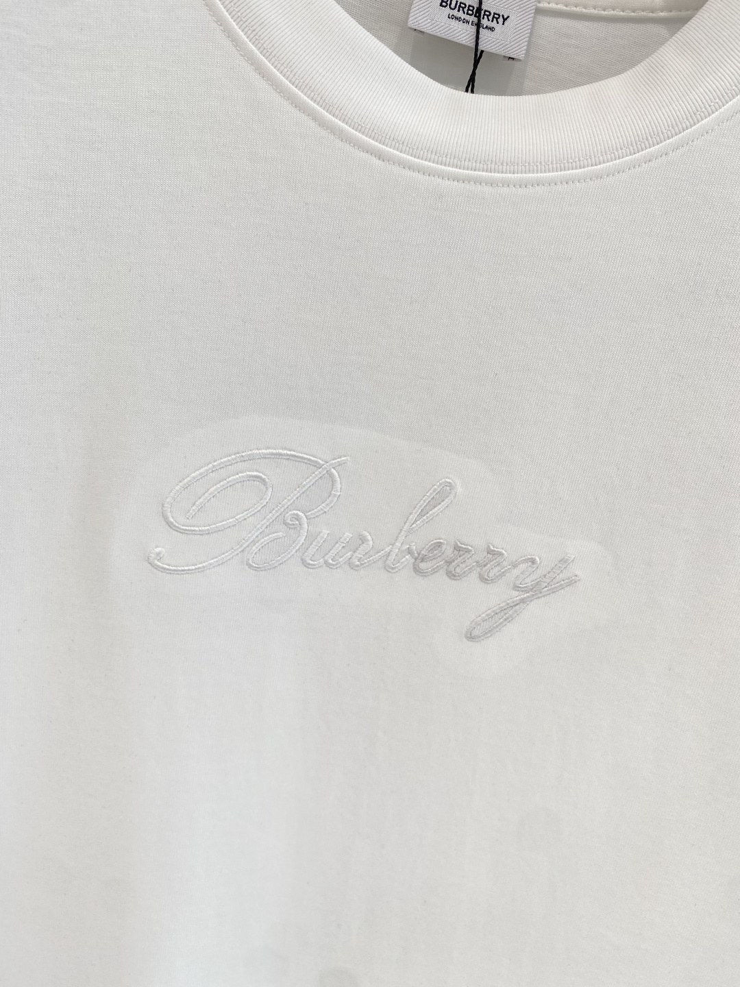 《𝙉𝙚𝙬🖤❤️巴家》26SS新款春夏短袖 最高版本客供定制高端面料 简单时尚款，配色超级好看！经典log