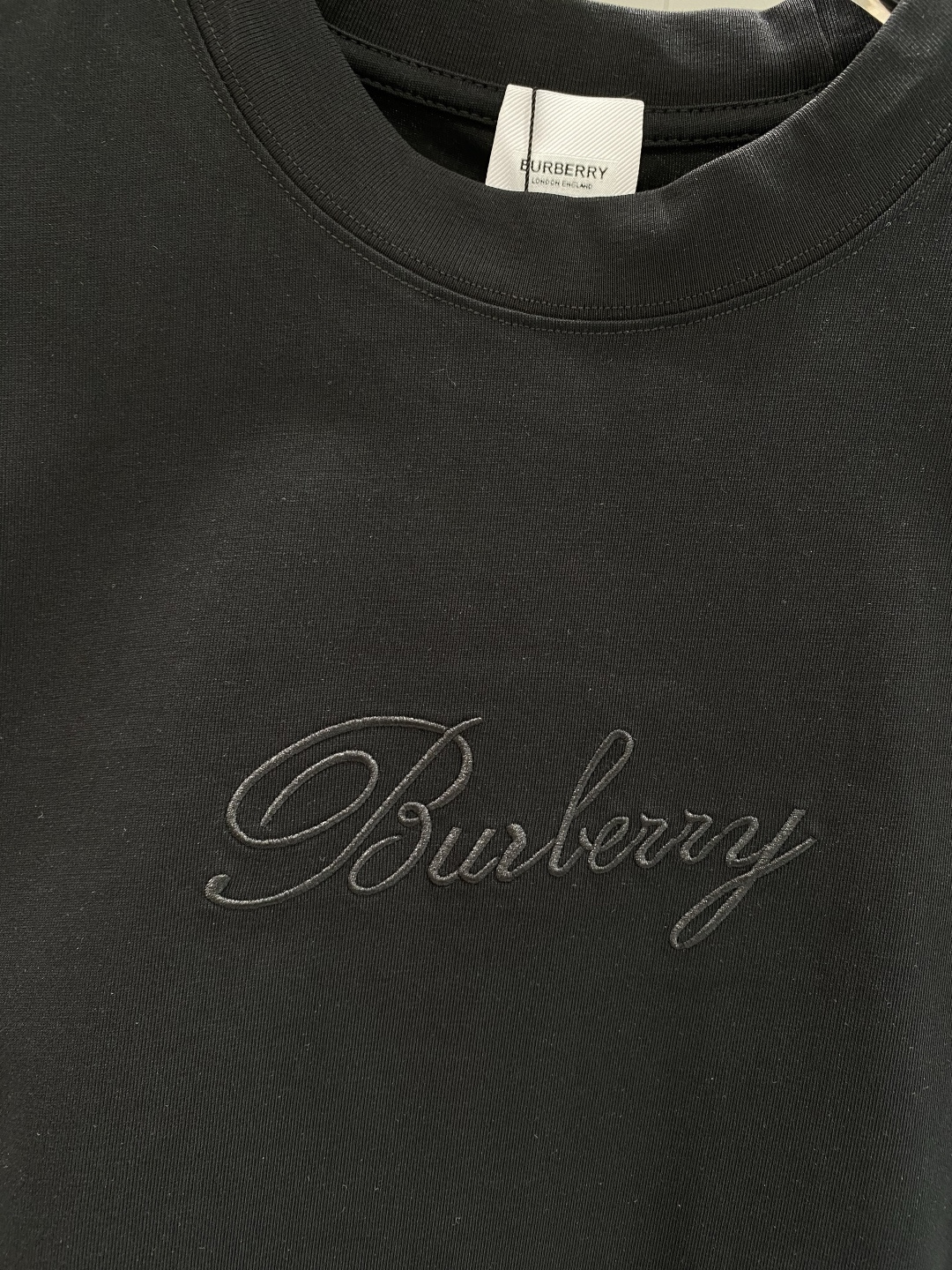 《𝙉𝙚𝙬🖤❤️巴家》26SS新款春夏短袖 最高版本客供定制高端面料 简单时尚款，配色超级好看！经典log