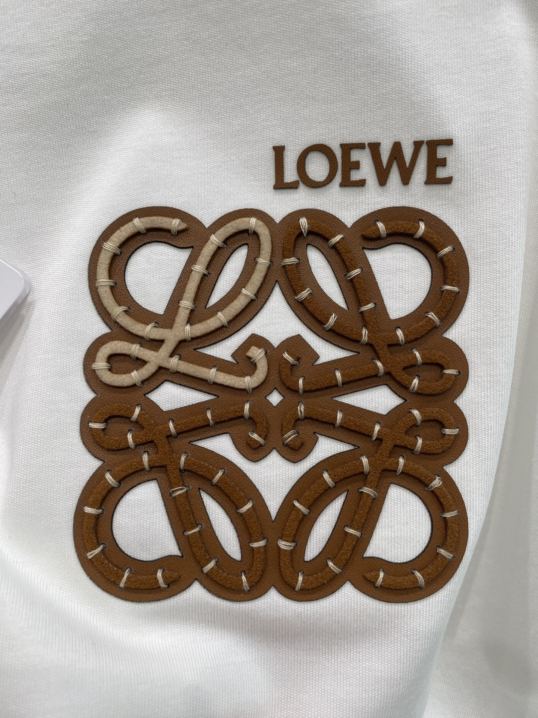 《𝙉𝙚𝙬🖤❤️罗家》26SS新款春夏短袖 最高版本客供定制高端面料 简单时尚款，配色超级好看！经典log