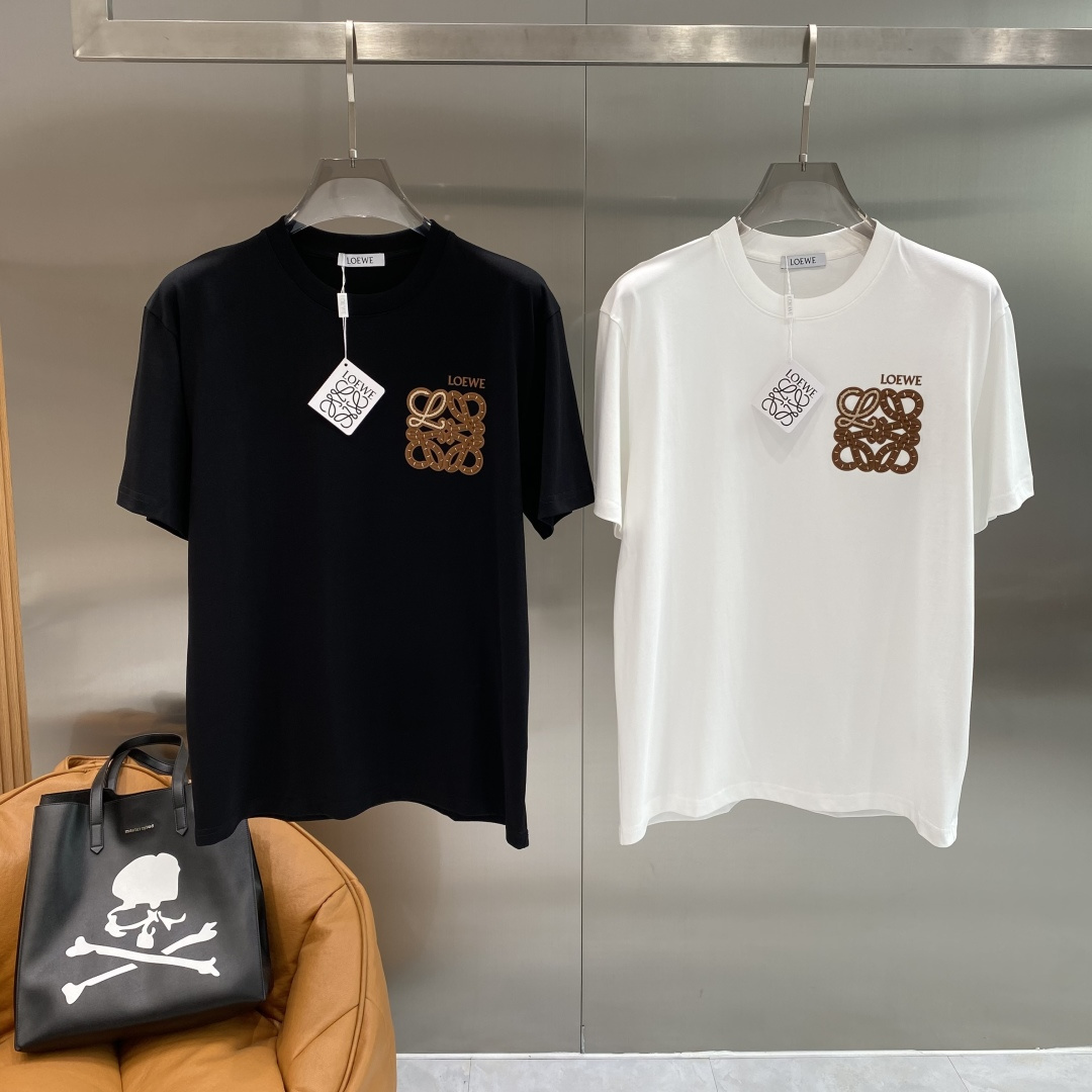 《𝙉𝙚𝙬🖤❤️罗家》26SS新款春夏短袖 最高版本客供定制高端面料 简单时尚款，配色超级好看！经典log