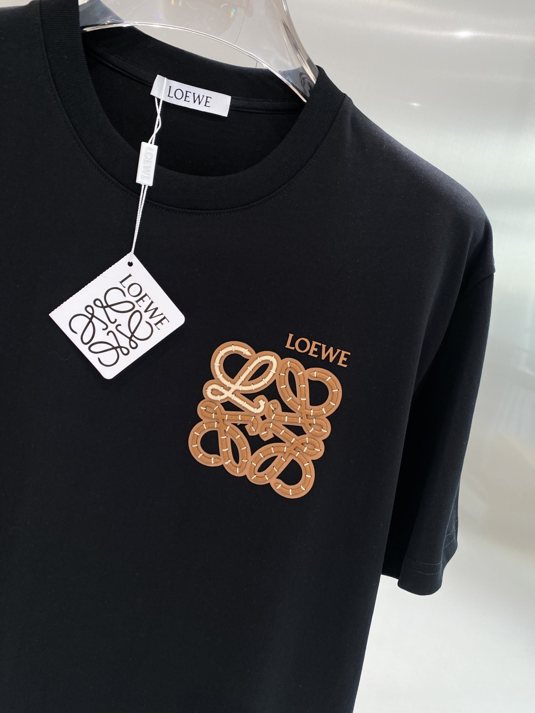 《𝙉𝙚𝙬🖤❤️罗家》26SS新款春夏短袖 最高版本客供定制高端面料 简单时尚款，配色超级好看！经典log