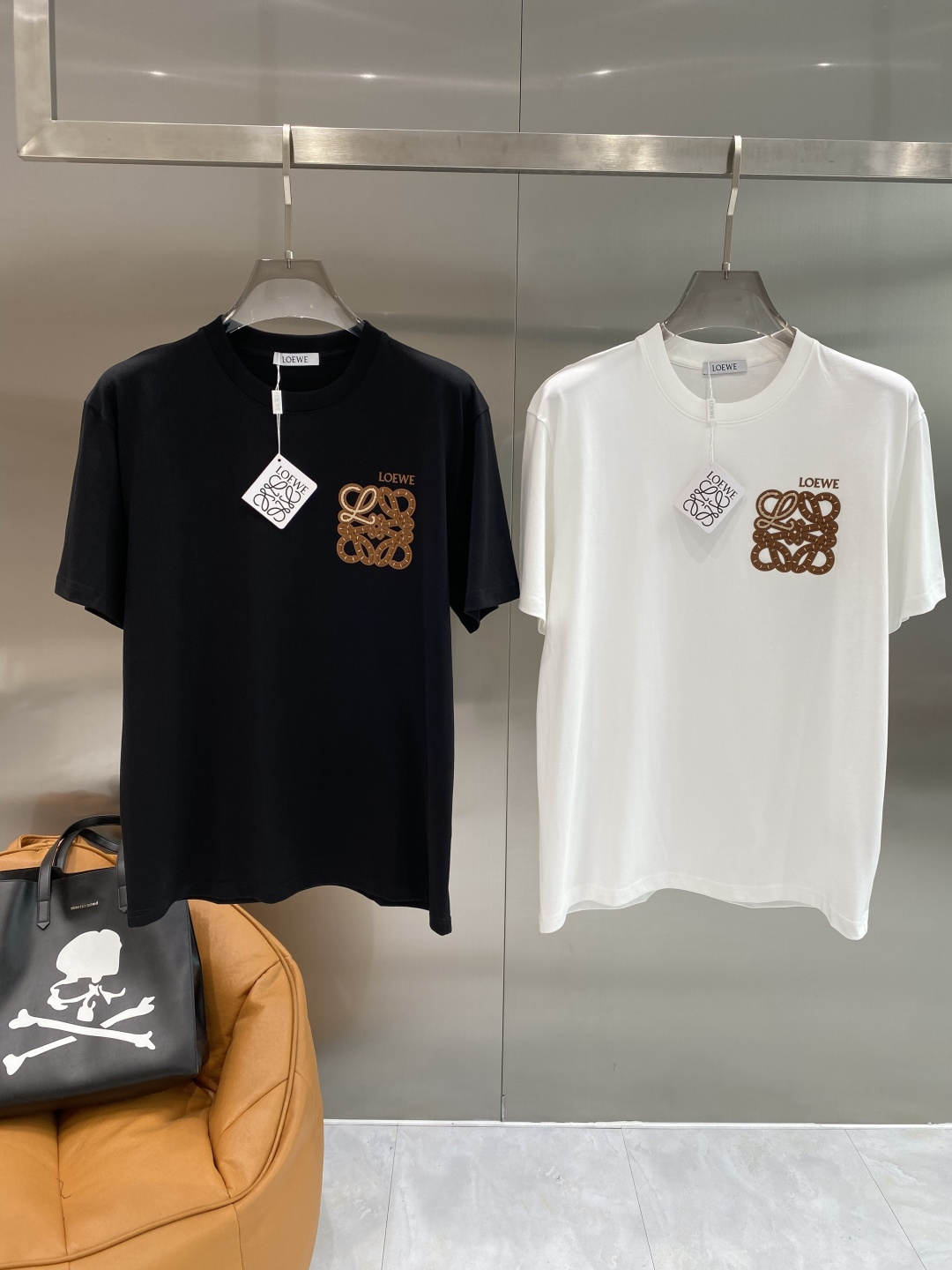 《𝙉𝙚𝙬🖤❤️罗家》26SS新款春夏短袖 最高版本客供定制高端面料 简单时尚款，配色超级好看！经典log