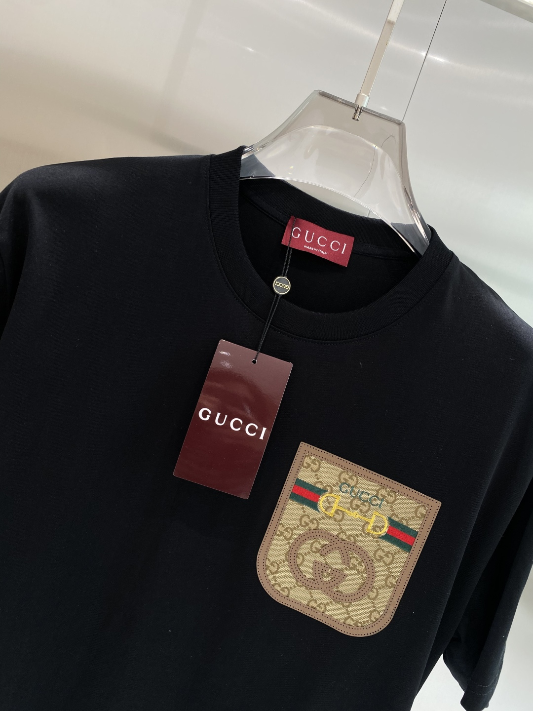 《𝙉𝙚𝙬🖤❤️古家》26SS新款春夏短袖 最高版本客供定制高端面料 简单时尚款，配色超级好看！经典log