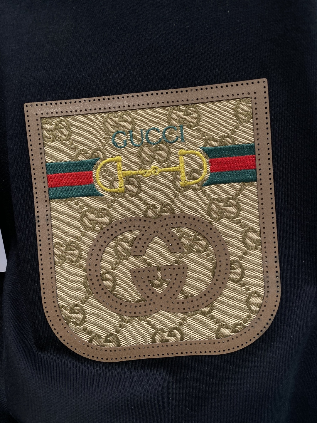 《𝙉𝙚𝙬🖤❤️古家》26SS新款春夏短袖 最高版本客供定制高端面料 简单时尚款，配色超级好看！经典log