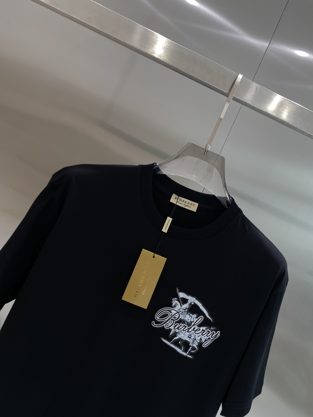 《𝙉𝙚𝙬🖤❤️巴家》2026新款首发专柜最新款短袖圆领T恤 高端订制 设计前卫时尚！品牌logo工艺设计