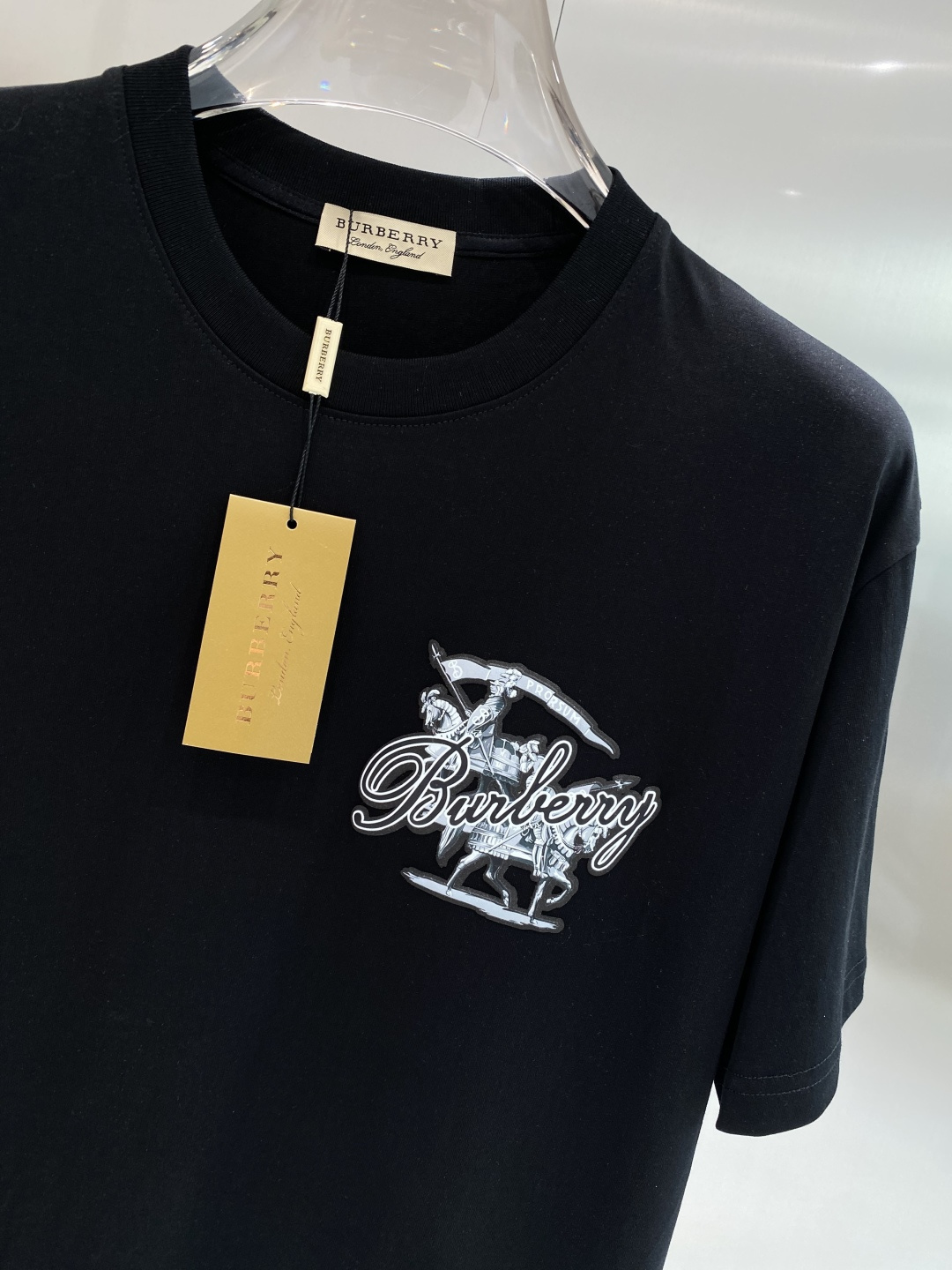 《𝙉𝙚𝙬🖤❤️巴家》2026新款首发专柜最新款短袖圆领T恤 高端订制 设计前卫时尚！品牌logo工艺设计