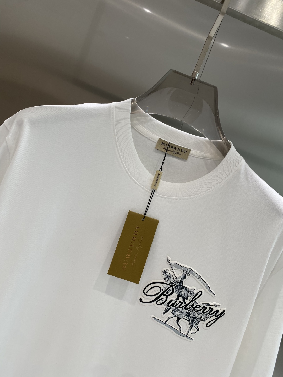 《𝙉𝙚𝙬🖤❤️巴家》2026新款首发专柜最新款短袖圆领T恤 高端订制 设计前卫时尚！品牌logo工艺设计