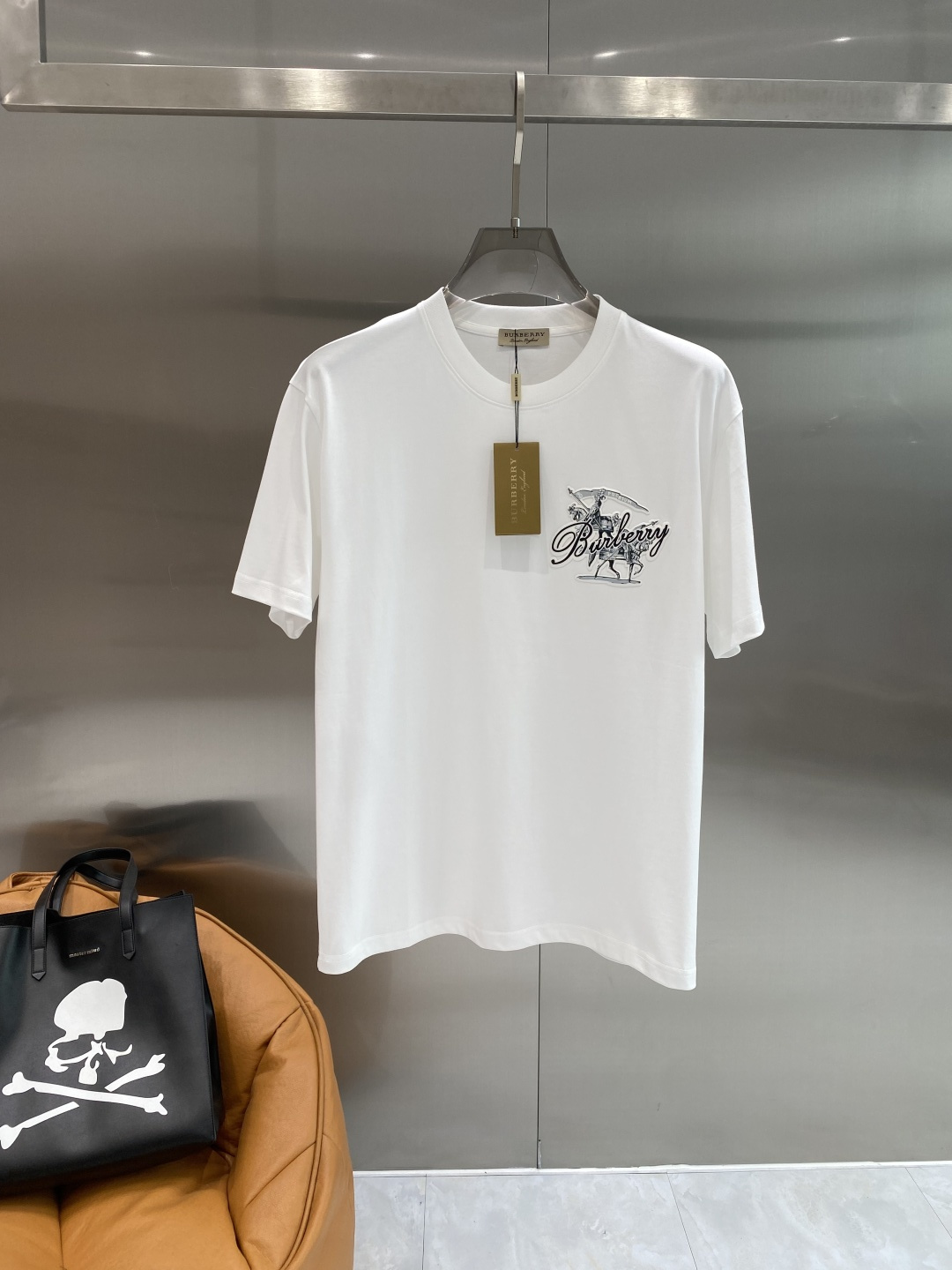 《𝙉𝙚𝙬🖤❤️巴家》2026新款首发专柜最新款短袖圆领T恤 高端订制 设计前卫时尚！品牌logo工艺设计