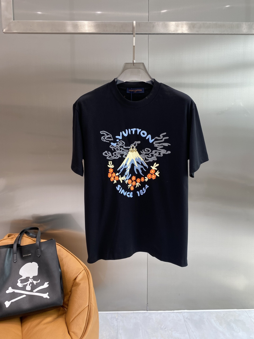 《𝙉𝙚𝙬🖤❤️驴家》2026新款首发专柜最新款短袖圆领T恤 高端订制 设计前卫时尚！品牌logo工艺设计