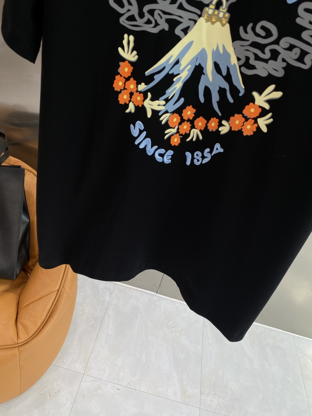 《𝙉𝙚𝙬🖤❤️驴家》2026新款首发专柜最新款短袖圆领T恤 高端订制 设计前卫时尚！品牌logo工艺设计