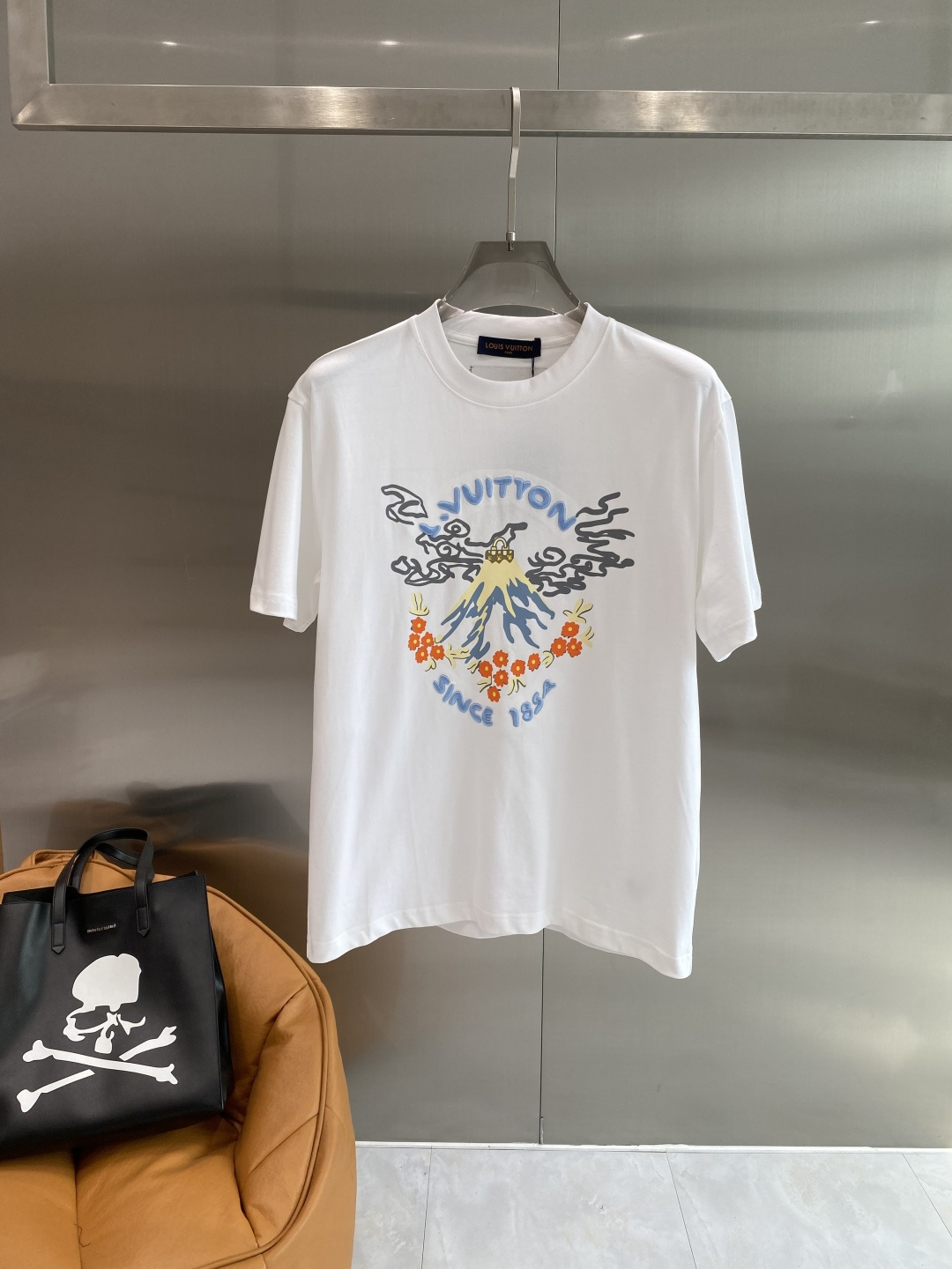 《𝙉𝙚𝙬🖤❤️驴家》2026新款首发专柜最新款短袖圆领T恤 高端订制 设计前卫时尚！品牌logo工艺设计