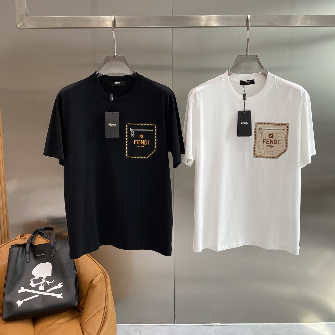 《𝙉𝙚𝙬🖤❤️芬家》2026新款首发专柜最新款短袖圆领T恤 高端订制 设计前卫时尚！品牌logo工艺设计