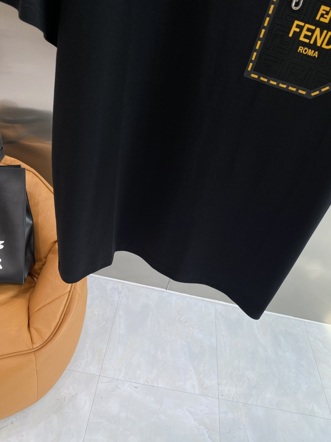 《𝙉𝙚𝙬🖤❤️芬家》2026新款首发专柜最新款短袖圆领T恤 高端订制 设计前卫时尚！品牌logo工艺设计