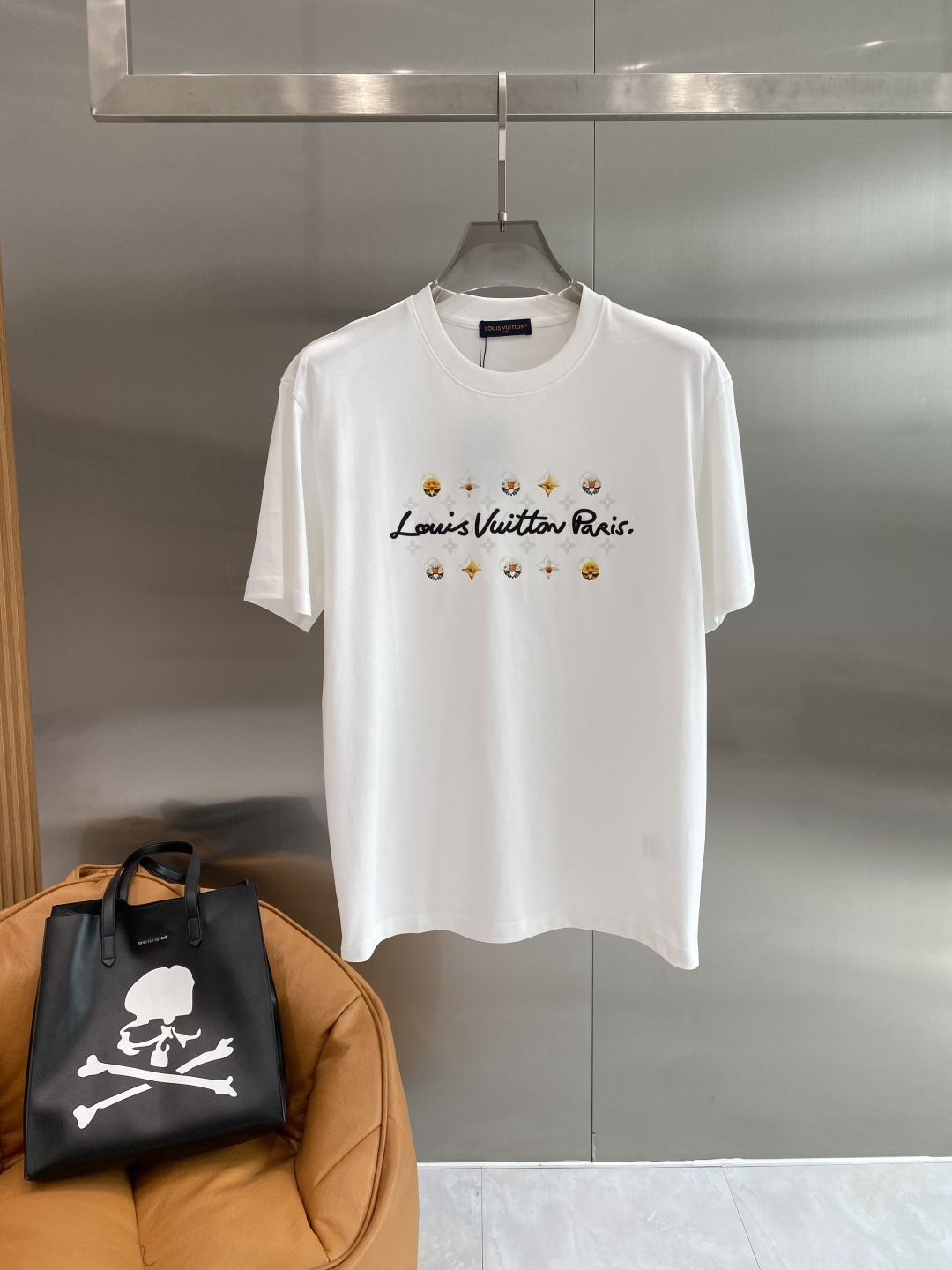 《𝙉𝙚𝙬🖤❤️驴家》2026新款首发专柜最新款短袖圆领T恤 高端订制 设计前卫时尚！品牌logo工艺设计