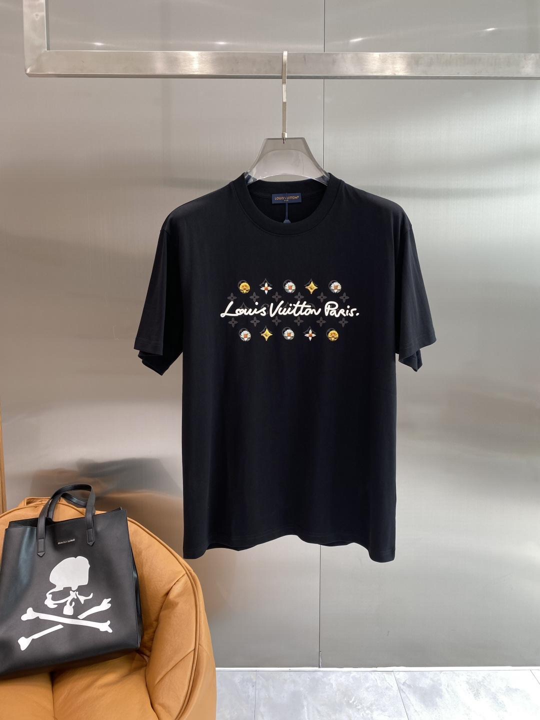 《𝙉𝙚𝙬🖤❤️驴家》2026新款首发专柜最新款短袖圆领T恤 高端订制 设计前卫时尚！品牌logo工艺设计