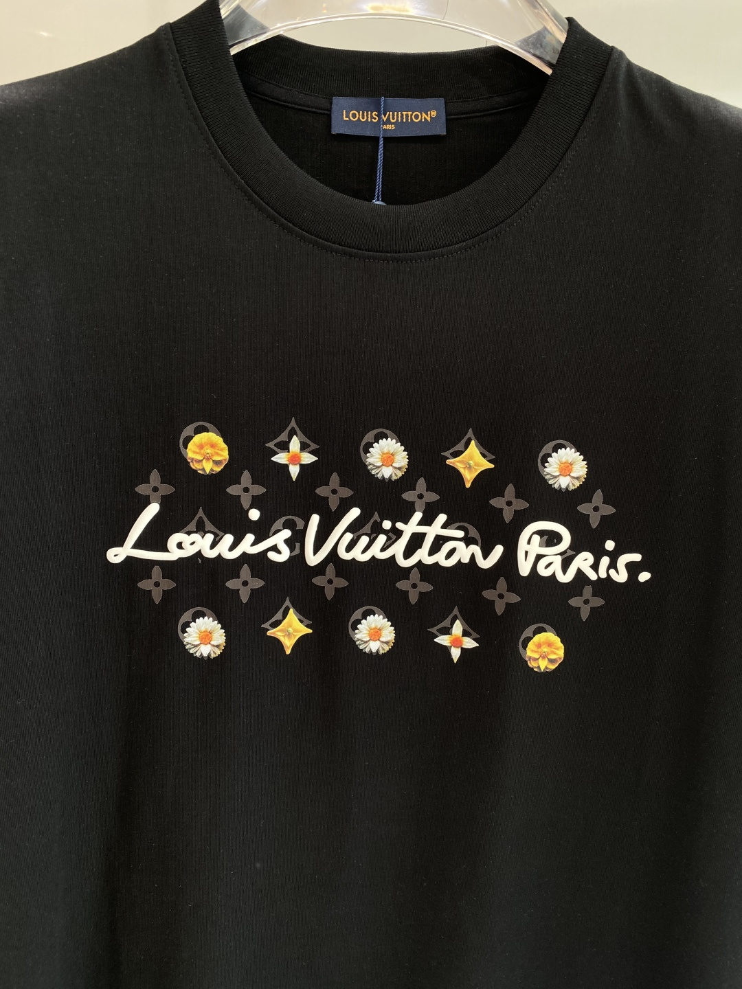 《𝙉𝙚𝙬🖤❤️驴家》2026新款首发专柜最新款短袖圆领T恤 高端订制 设计前卫时尚！品牌logo工艺设计