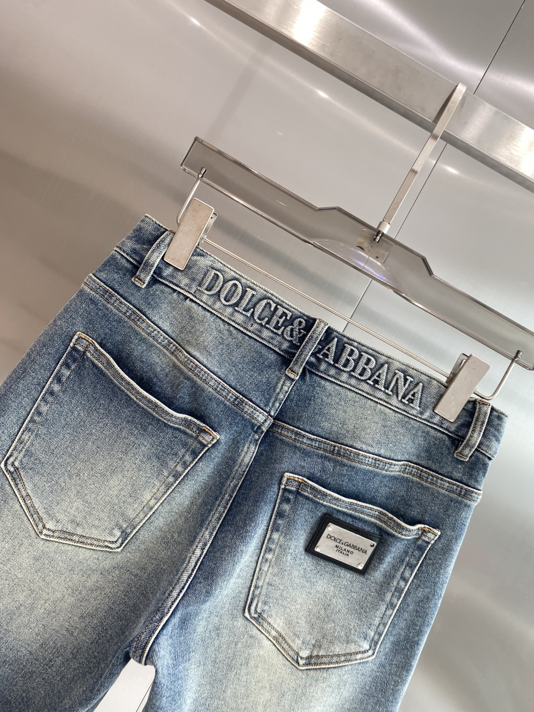 《𝙉𝙚𝙬🤍🖤DG家》2026牛仔短裤， 牛仔搭配经典图案，复古又时髦，金属纽扣和口袋设计，细节感满满。版