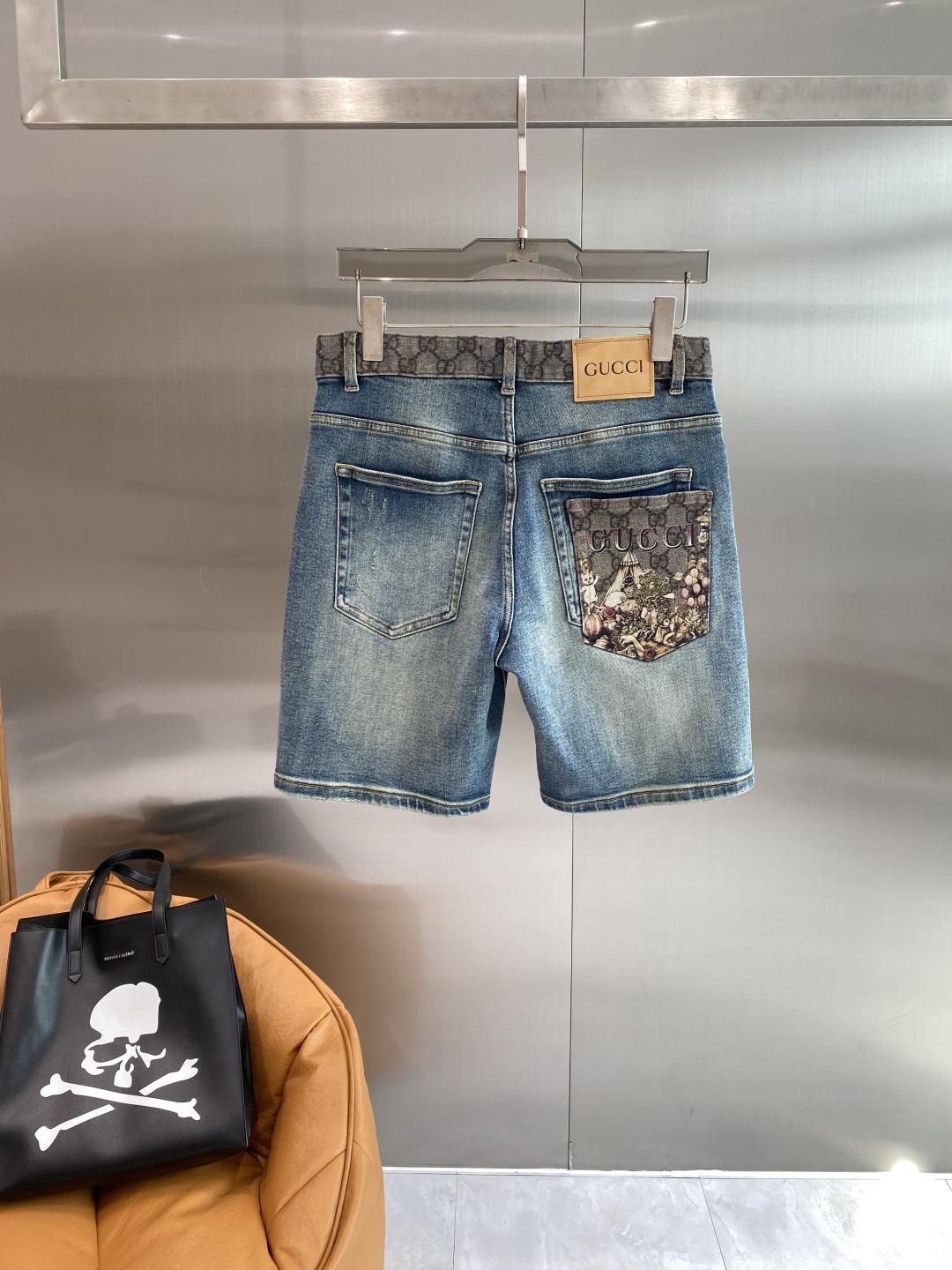 《𝙉𝙚𝙬🖤❤️古家》26SS新款 牛仔短裤，高端版本！专柜定制面料 透气舒适度高，细节无可挑剔，品牌元素