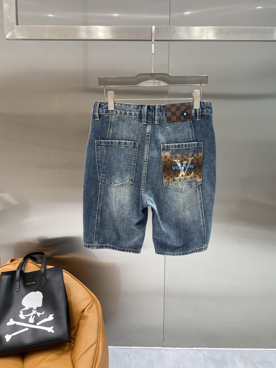 NO:867239,'Donkey Family' 2026 denim shorts, denim with classic patterns, retro and fashionable, metal buttons and pocket design, full of details. Great fit, not tight or loose, 29-36 next day,, louis vuitton, louis vuitton, shorts,19860909《驴家》 2026 牛仔短裤, 牛仔搭配经典图案,复古又时髦,金属纽扣和口袋设计,细节感满满.版型很赞,不紧绷也不松垮,29-36隔天,,louis vuitton,louis vuitton,shorts,,Men's clothing