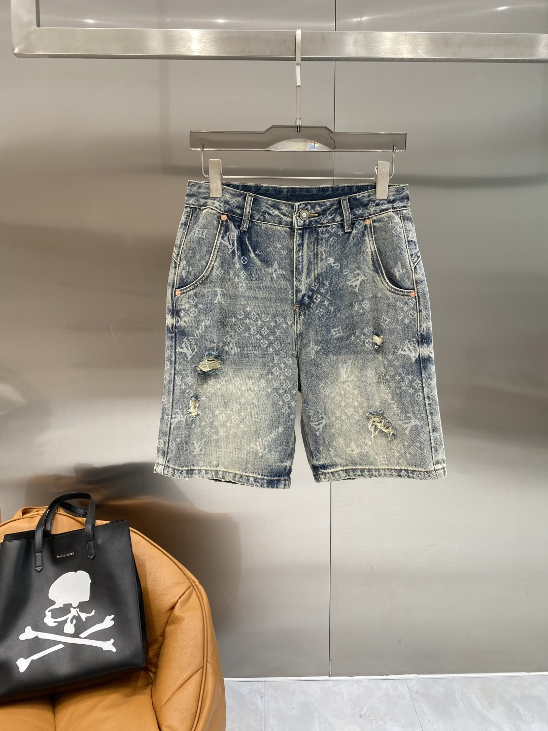 NO:867250,'Donkey Family' 2026 denim shorts, denim with classic patterns, retro and fashionable, metal buttons and pocket design, full of details. Great fit, not tight or loose, 29-36 next day,, louis vuitton, louis vuitton, shorts,19860909《驴家》 2026 牛仔短裤,牛仔搭配经典图案,复古又时髦,金属纽扣和口袋设计,细节感满满.版型很赞,不紧绷也不松垮,29-36隔天,,louis vuitton,louis vuitton,shorts,,Men's clothing