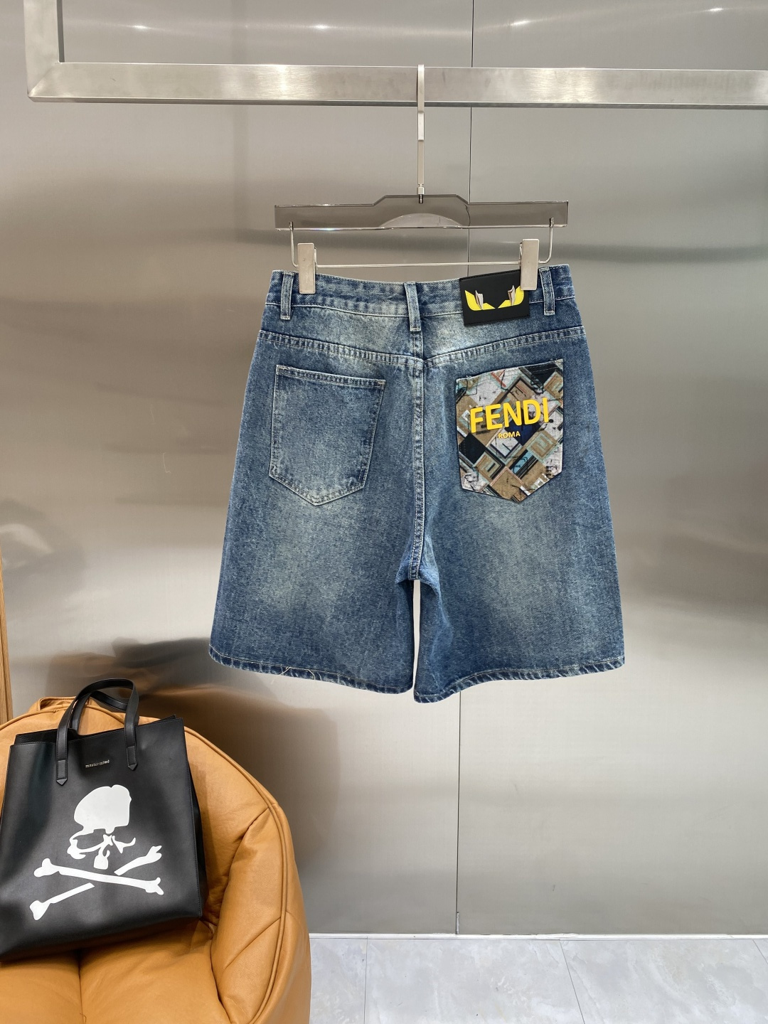 NO:867259,'Fenjia' 2026 denim shorts, denim with classic patterns, retro and fashionable, metal buttons and pocket design, full of details. Great fit, not tight or loose, next day 29-36,, fendi, shorts,19860909《芬家》 2026 牛仔短裤,牛仔搭配经典图案,复古又时髦,金属纽扣和口袋设计,细节感满满.版型很赞,不紧绷也不松垮,29-36隔天,,fendi,shorts,,Men's clothing