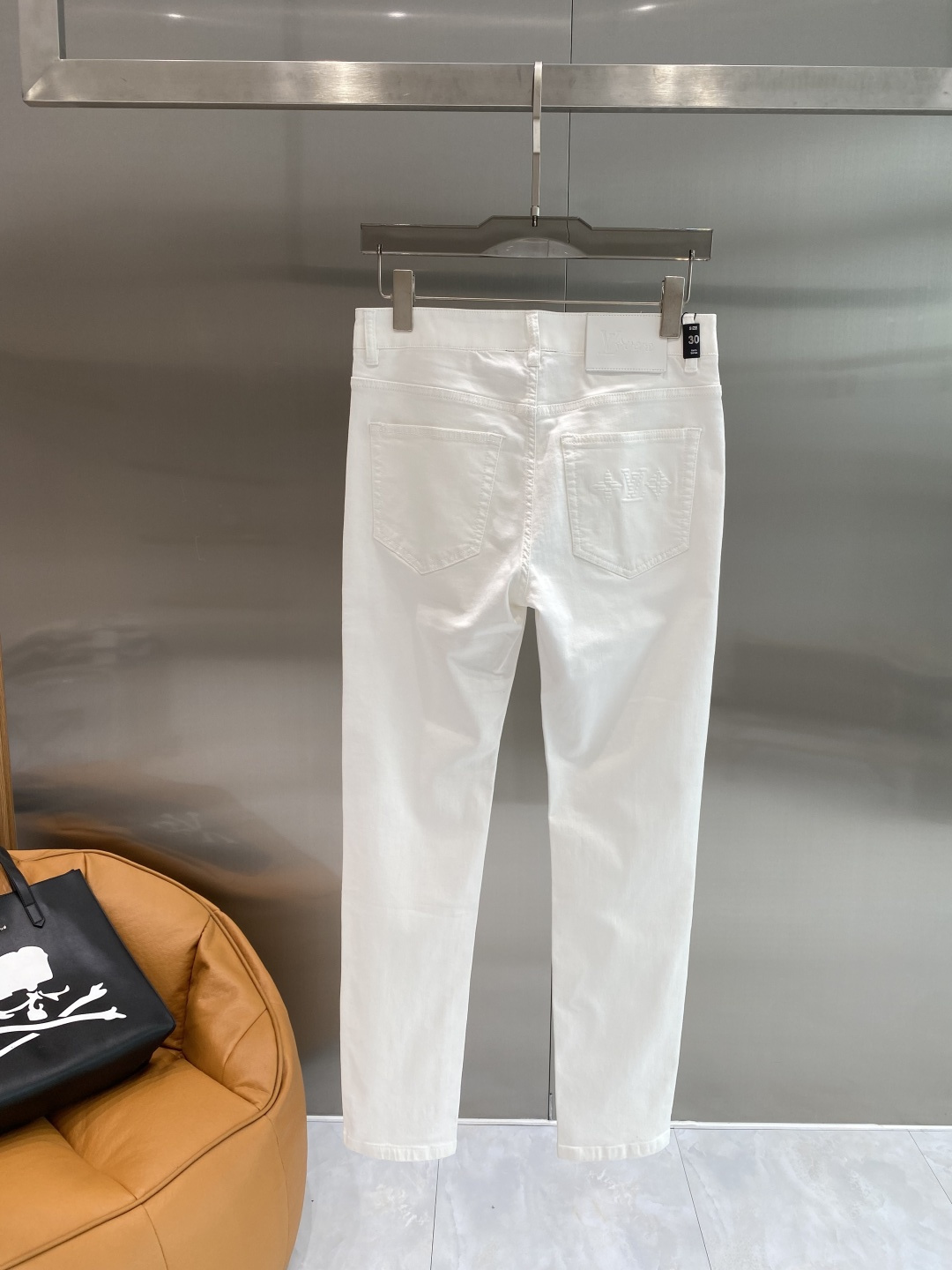 NO:842204,'Donkey Family' 2026 spring heavy-duty washed casual jeans, imported original washed stretch fabric, comfortable and elastic, unique design, super correct fit, comfortable and breathable, extremely high grade, counter quality, handsome upper body, size 29-36, next day,, louis vuitton, louis vuitton, jeans,19860909《驴家》 2026春款重工水洗休闲牛仔裤,进口原版水洗弹力面料,舒适有弹性,独特设计,版型超正,舒适透气,档次极高,专柜品质,上身帅气十足,码数29-36隔天,,louis vuitton,louis vuitton,jeans,,Men's clothing
