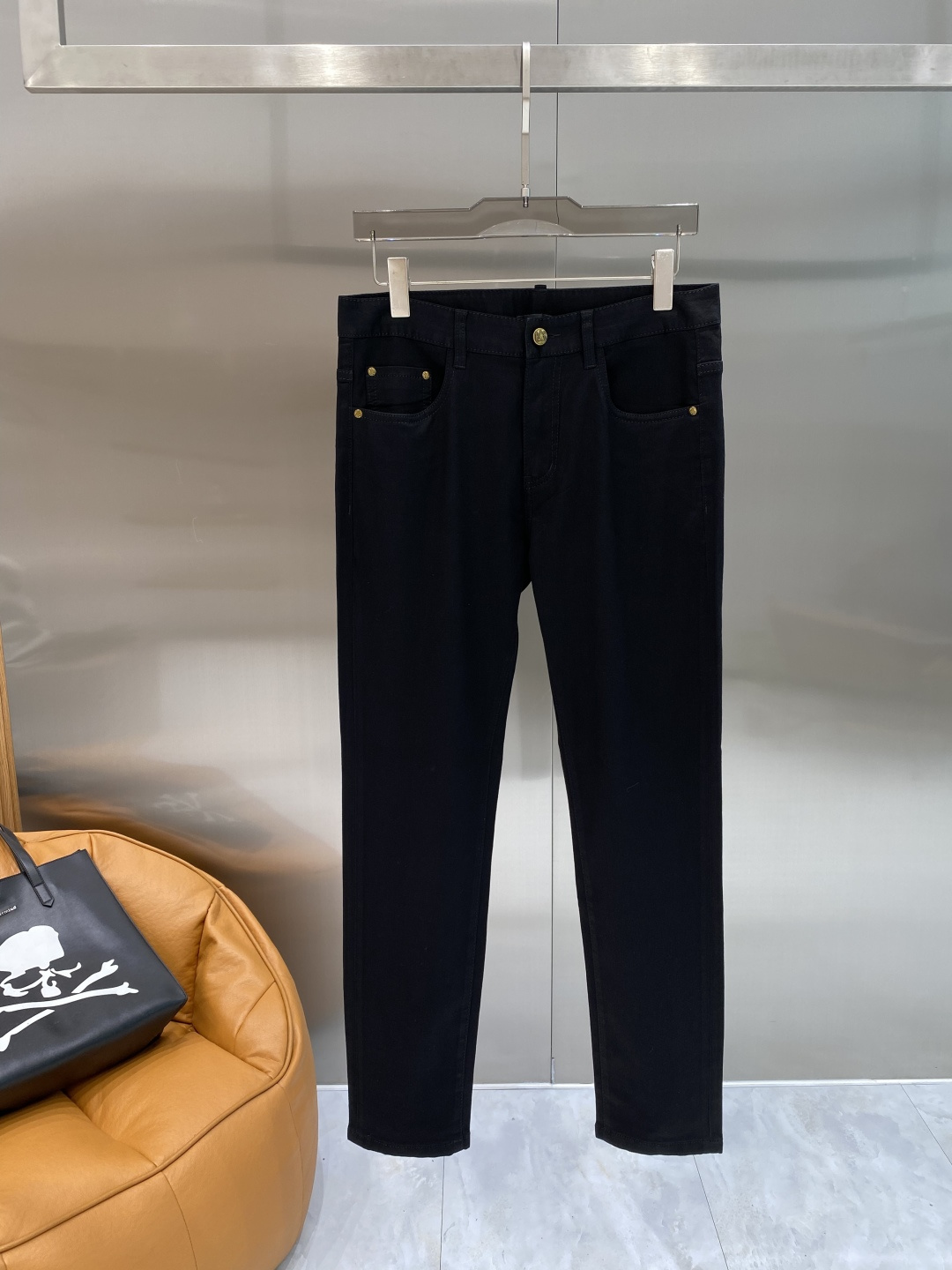 NO:872850,'Pujia' 2026 spring heavy-duty washed casual jeans, imported original washed stretch fabric, comfortable and elastic, unique design, super correct fit, comfortable and breathable, extremely high grade, counter quality, handsome upper body, size 29-38, next day, prada, jeans,19860909《普家》 2026春款重工水洗休闲牛仔裤,进口原版水洗弹力面料,舒适有弹性,独特设计,版型超正,舒适透气,档次极高,专柜品质,上身帅气十足,码数29-38隔天,,prada,jeans,,Men's clothing