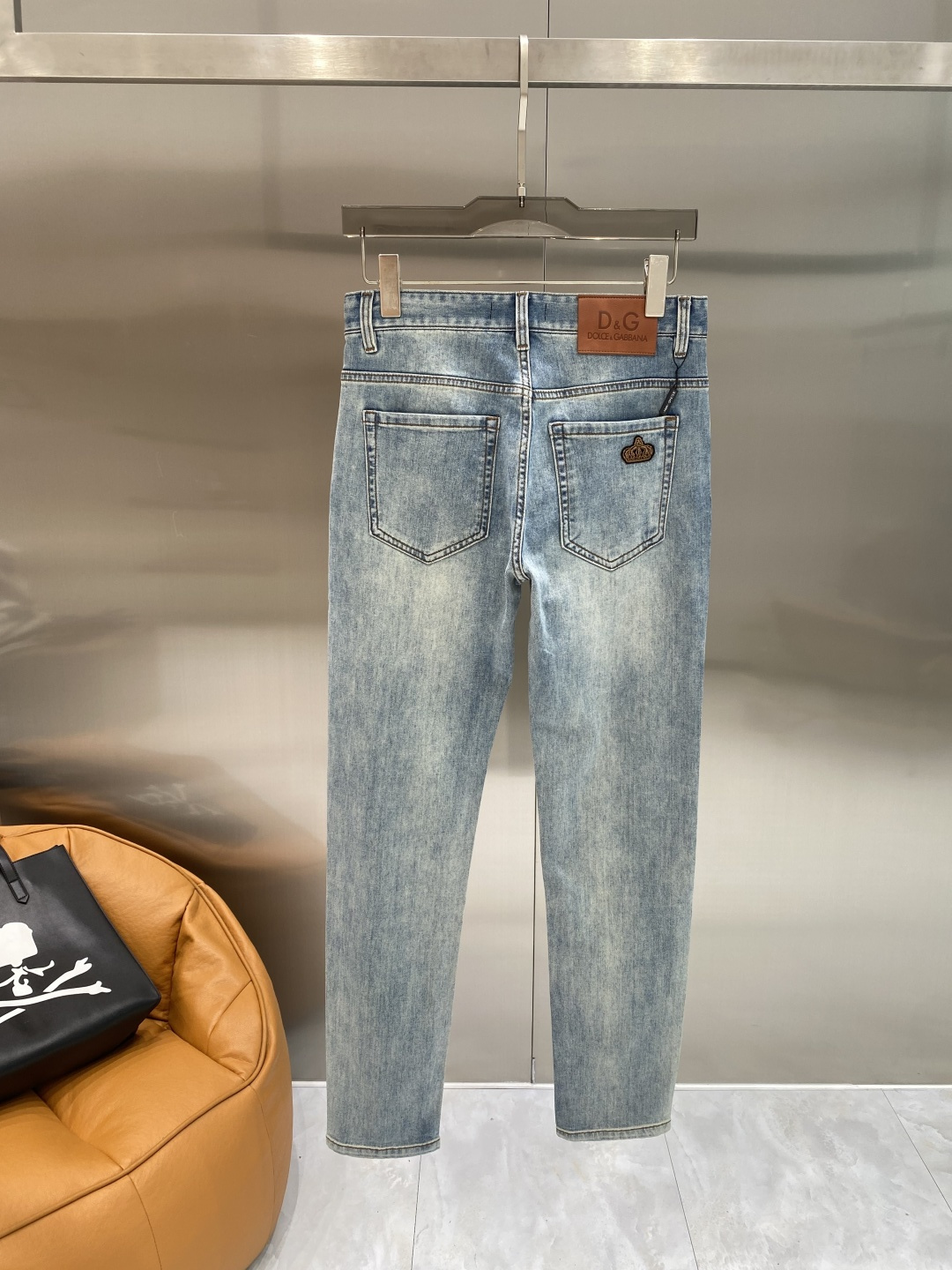 NO:872927,'DG Home' 2026 spring heavy-duty washed casual jeans, imported original washed stretch fabric, comfortable and elastic, unique design, super correct fit, comfortable and breathable, extremely high grade, counter quality, handsome upper body, size 29-36, next day,,gucci,jeans,19860909《DG家》 2026春款重工水洗休闲牛仔裤,进口原版水洗弹力面料,舒适有弹性,独特设计,版型超正,舒适透气,档次极高,专柜品质,上身帅气十足,码数29-36隔天,,gucci,jeans,,Men's clothing