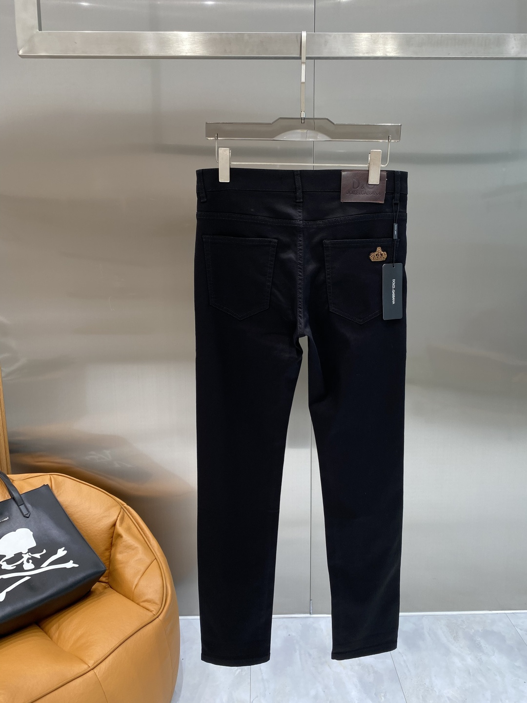 NO:872895,'DG Home' 2026 spring heavy-duty washed casual jeans, imported original washed stretch fabric, comfortable and elastic, unique design, super correct fit, comfortable and breathable, extremely high grade, counter quality, handsome upper body, size 29-36, next day,,gucci,jeans,19860909《DG家》 2026春款重工水洗休闲牛仔裤,进口原版水洗弹力面料,舒适有弹性,独特设计,版型超正,舒适透气,档次极高,专柜品质,上身帅气十足,码数29-36隔天,,gucci,jeans,,Men's clothing